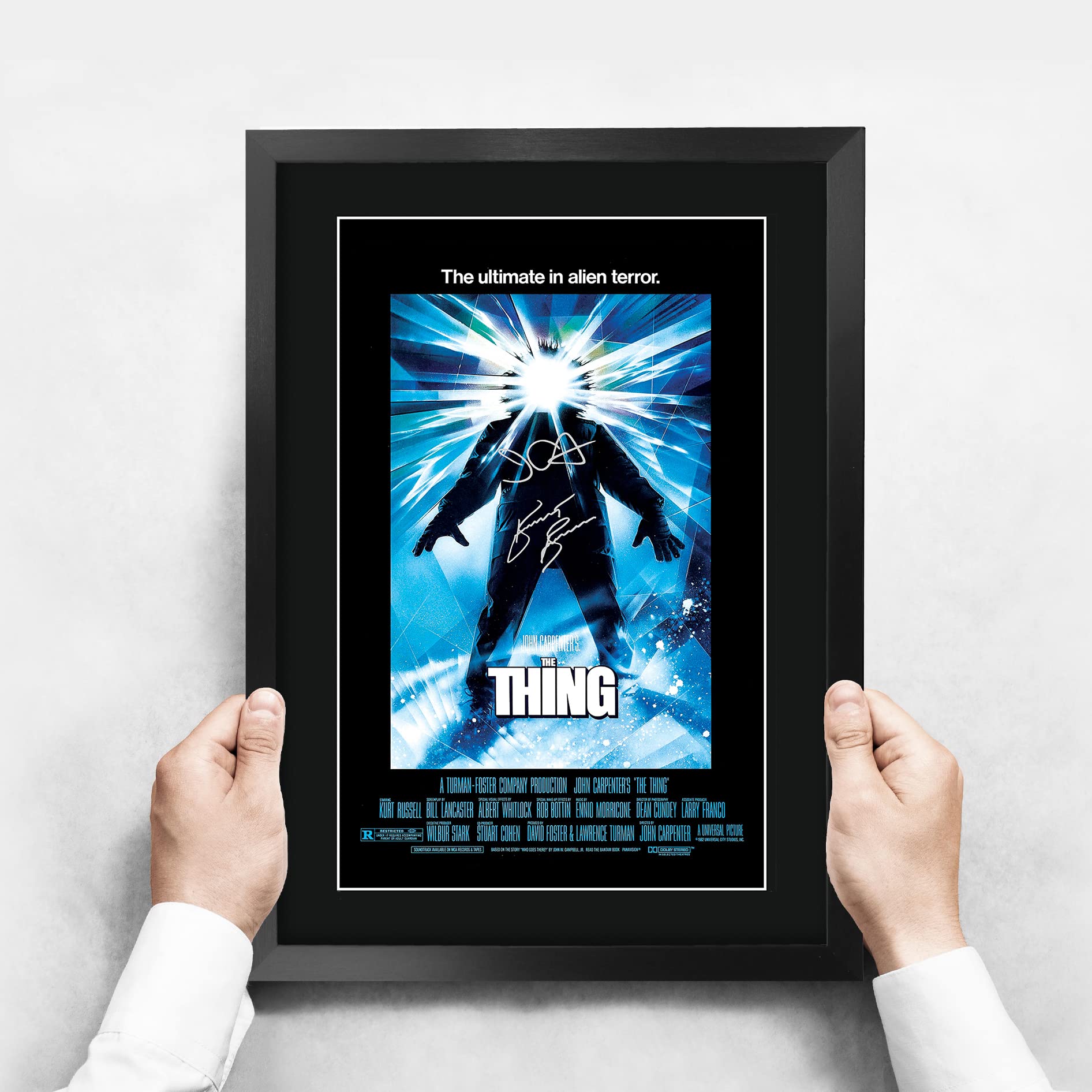 Hwc Trading The Thing Movie Poster John Carpenter Kurt Russell Signed 16 X 12 Inch Framed Gift Printed Autograph Film Print Phot