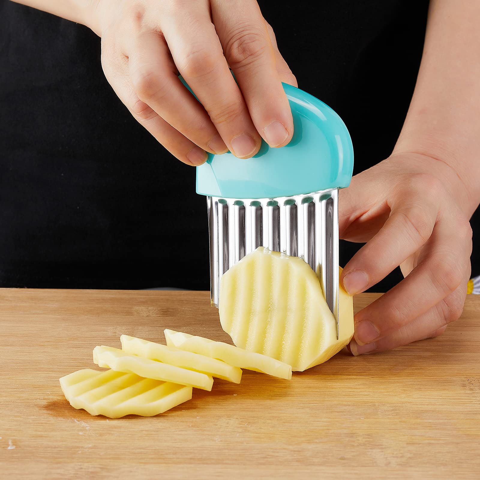 Crinkle Cutter, Stainless Steel Waffle Fry Cutter, Wavy Chopper For Veggies Potato Carrots Butter Lettuce, 2 Pcs(Pink And Blue)
