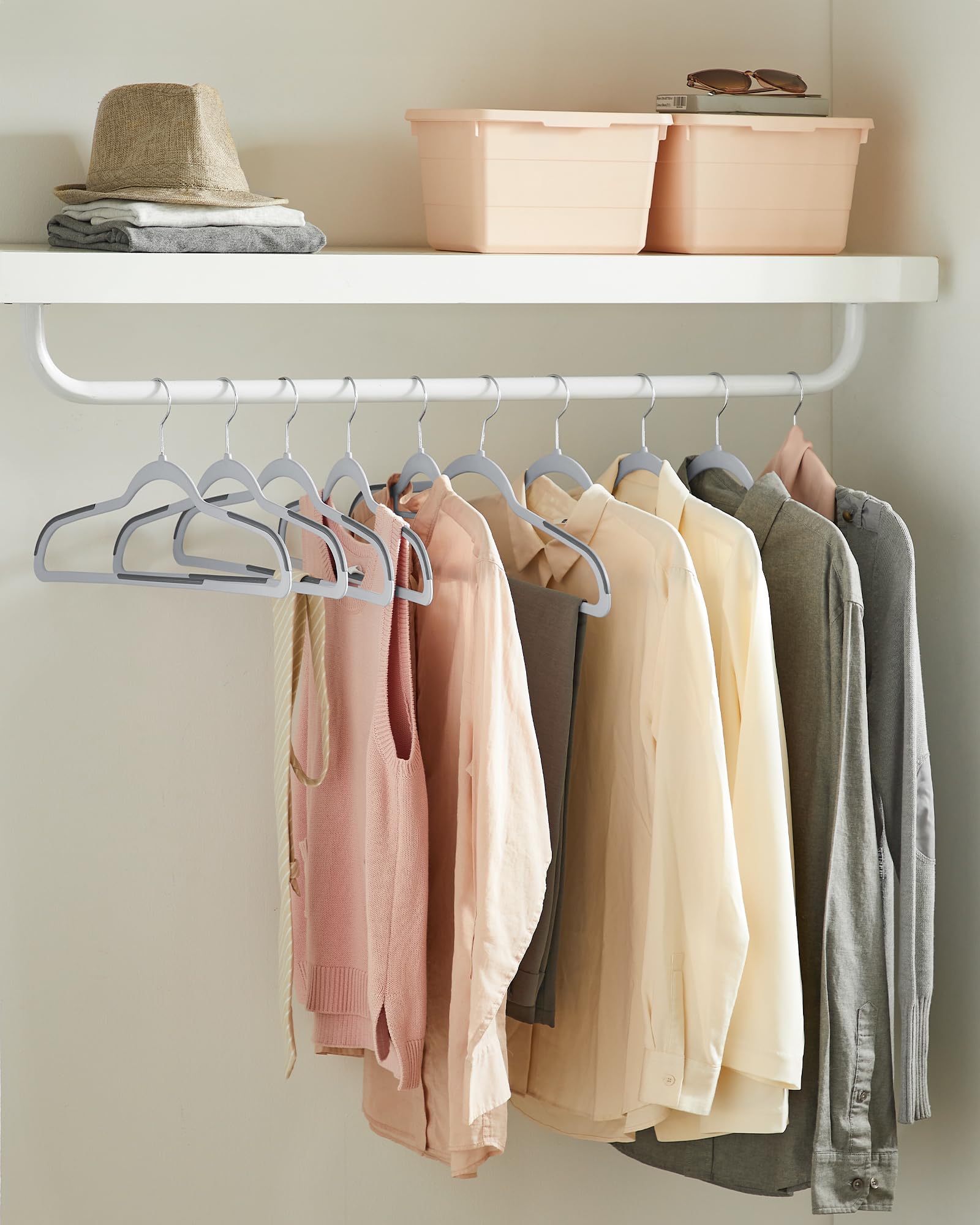 Songmics Clothes Hangers, Pack Of 100 Plastic Coat Hangers, Space-Saving, 0.2 Inches Thick, 17.7 Inches Wide, 360 Swivel Hook, L