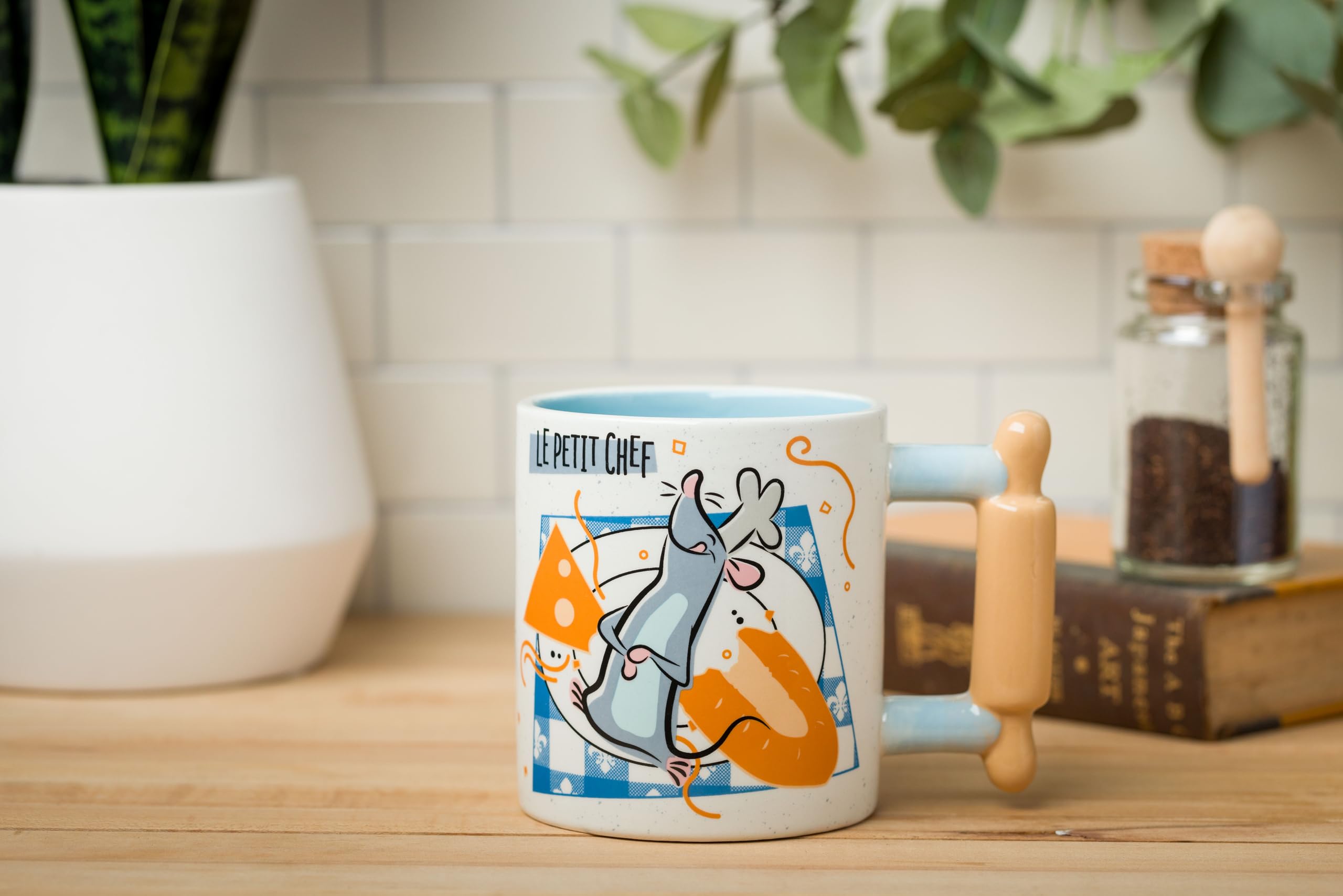 Silver Buffalo Ceramic Mug, 20oz, Ratatouille Little Chef Design, Model RAT611E5