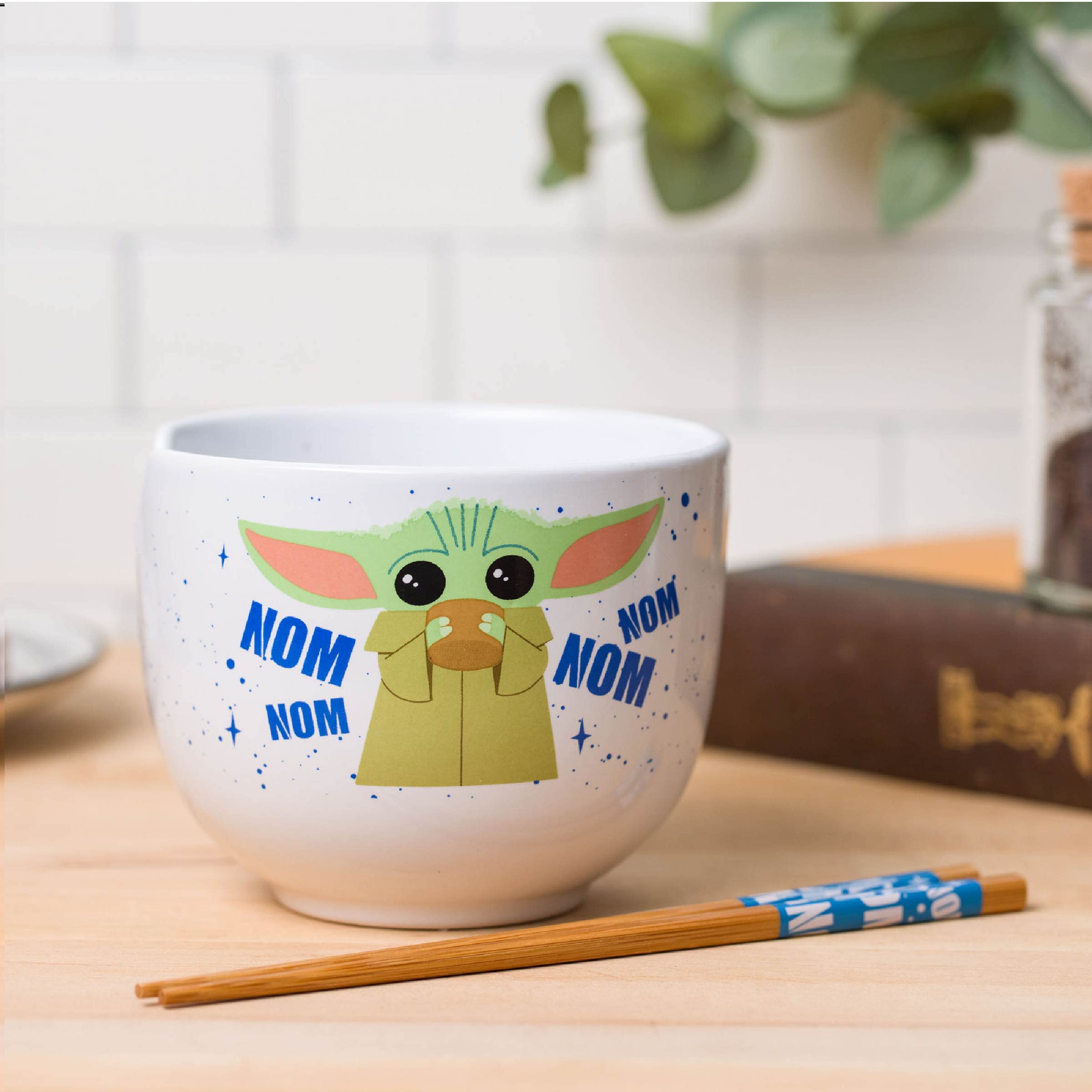 Star Wars Mandalorian Nom Nom Child 20 Ounce Ceramic Ramen Bowl W/ Chopsticks