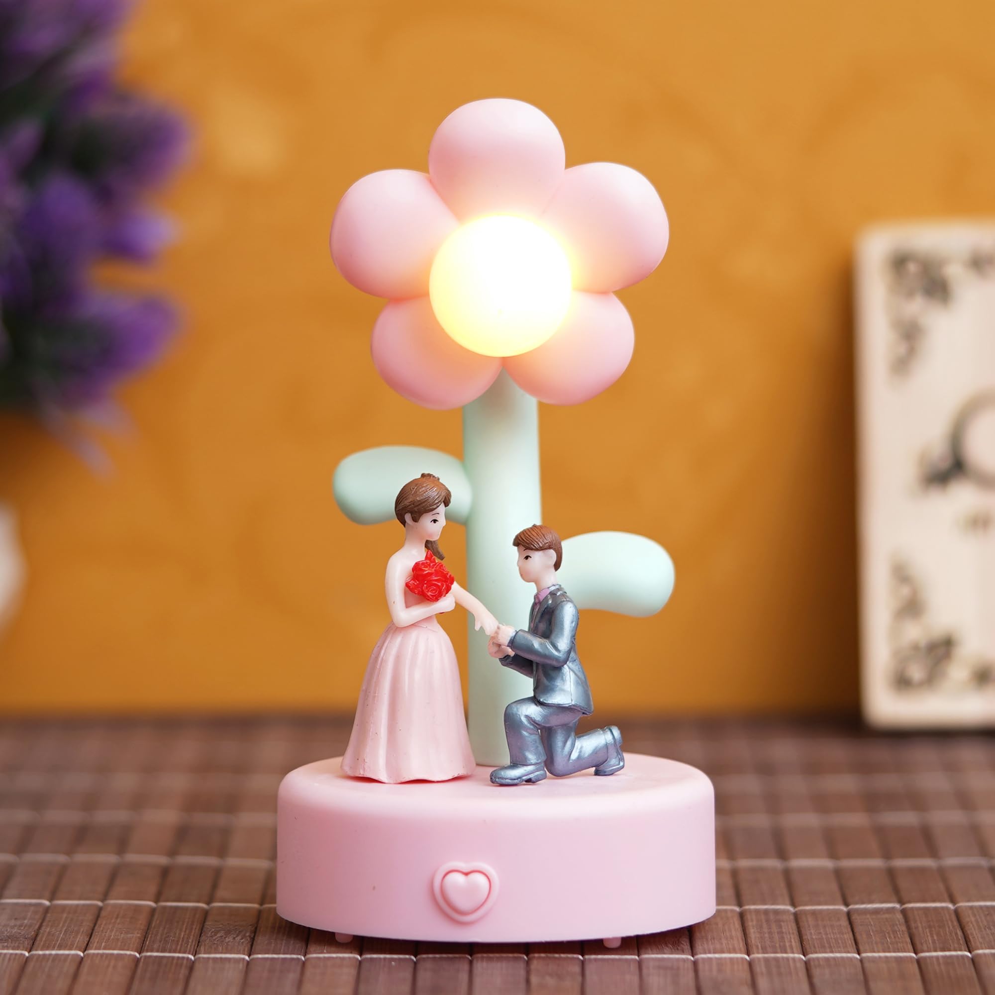 Ecraftindia Valentine Gift For Girlfriend Boyfriend Lovely Couple Statue Flower Table Lamp Boy Proposing Girl Showpiece Valentin
