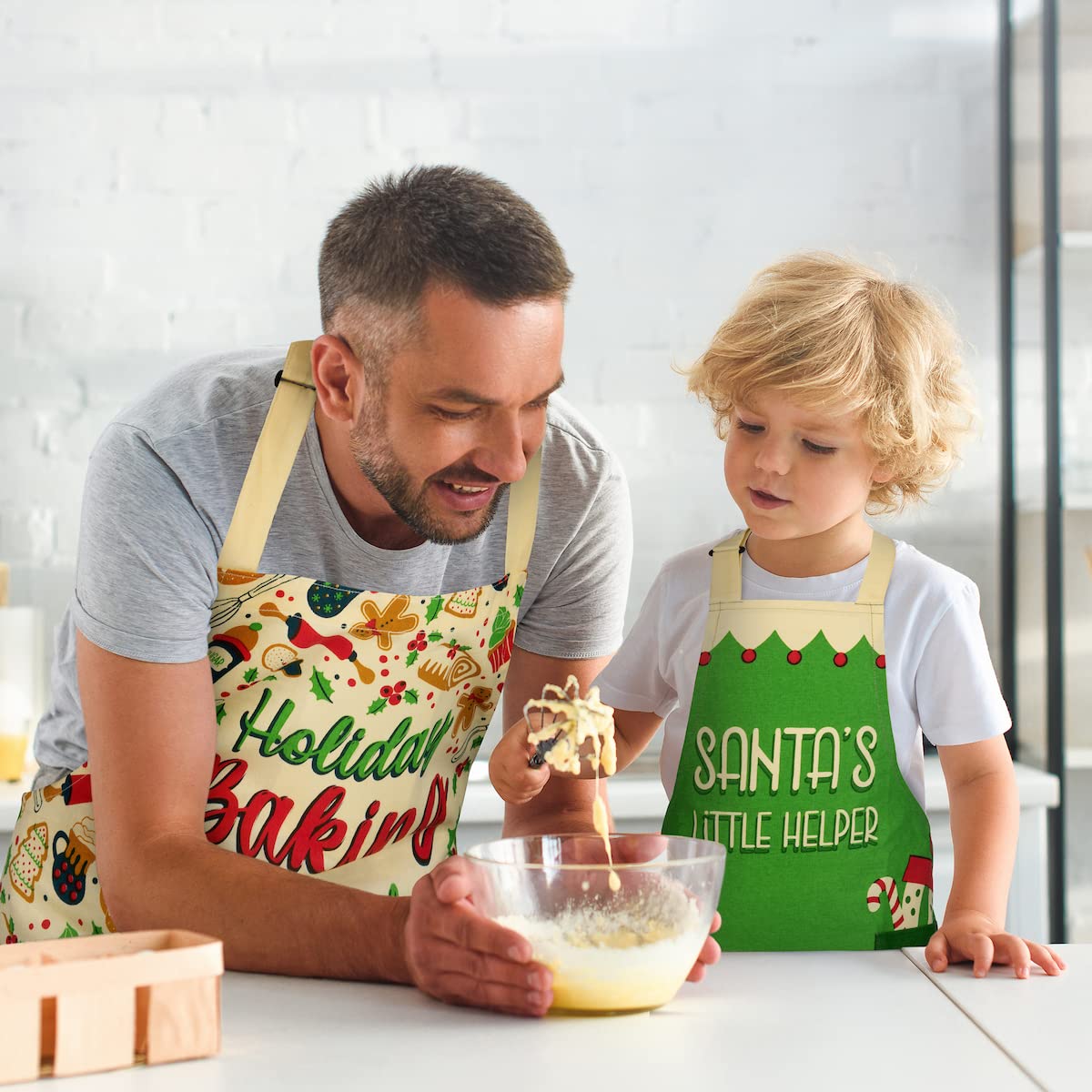 Santa'S Little Helper Kids Apron, Age 6-12, Funny Christmas Baking Apron For Kids Who Love To Bake