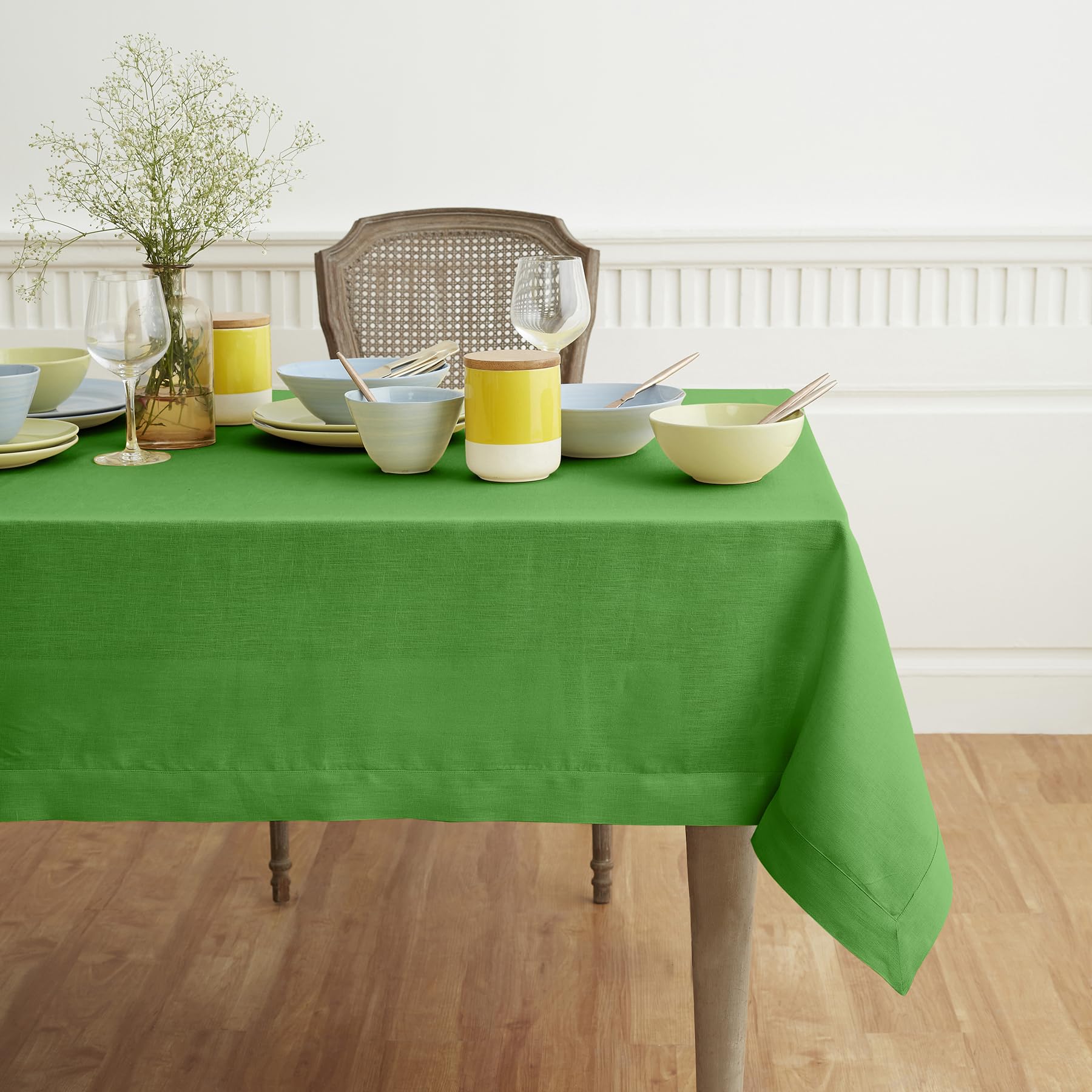 Solino Home Linen Tablecloth - 100% Pure Linen Kelly Green Tablecloth 60 X 108 Inch - Machine Washable Rectangle Tablecloth For
