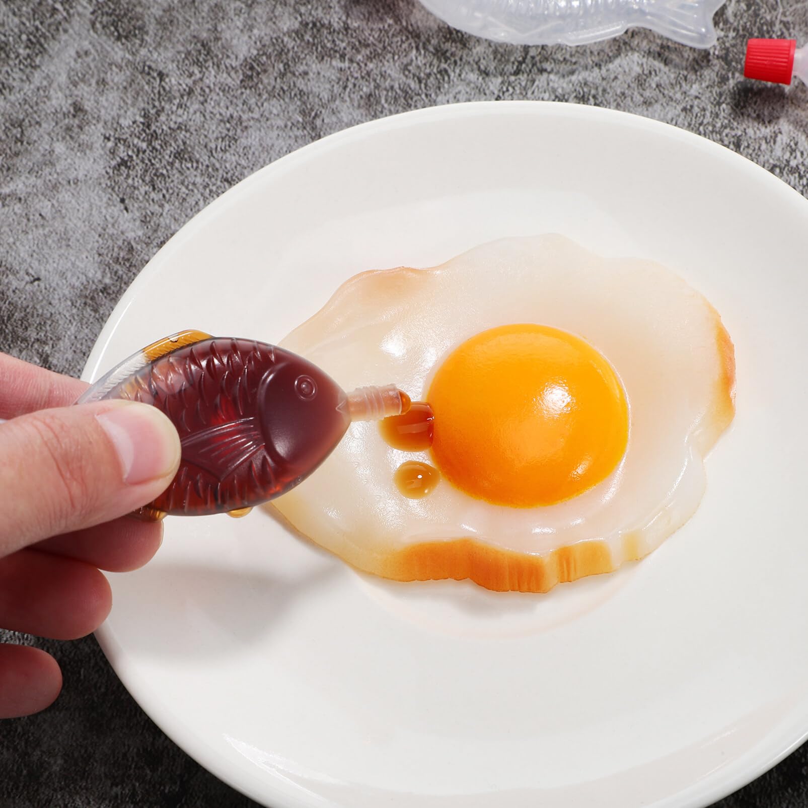 Pretyzoom 100Pcs Mini Squeeze Bottles, 8Ml Fish Shape Sauce Bottle, Plastic Condiment Bottles For Sushi Soya Sauce, Disposable