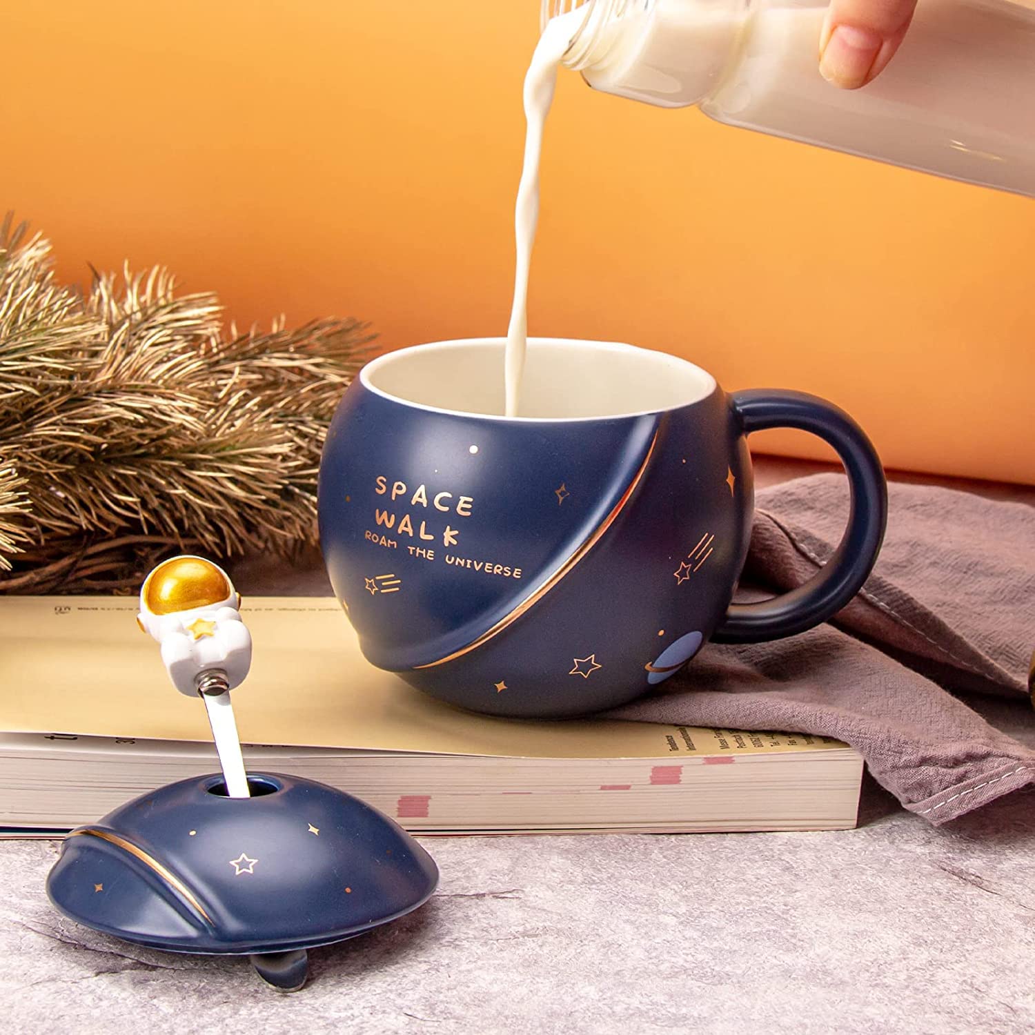 Parssufy Coffee Mug Gift Items 3D Creative Astronaut Universe Planet Coffee Mug With Lid Spoon Ceramic Coffee Mugs For Birthday