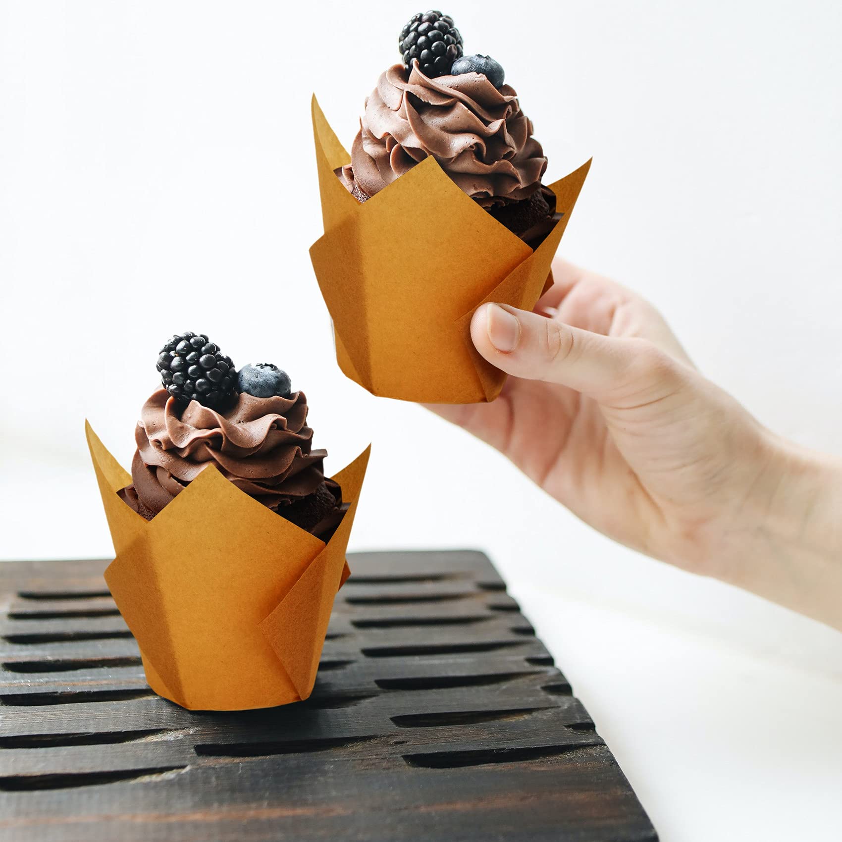 200pcs Tulip Cupcake Liners  Standard Greaseproof Paper Baking Cups Muffin Liners Holders Perfect for Bridal Showers  Baby Showers  Birthday Parties  Banquets  and Catering Events (Natural)