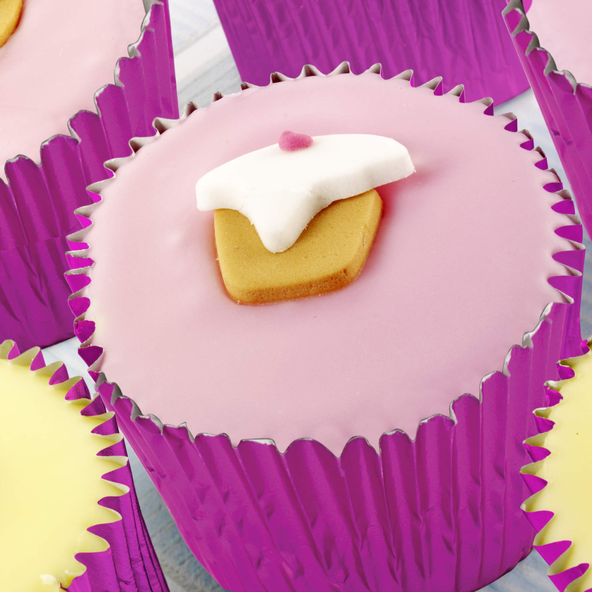 Fox Run Hot Pink Foil Muffin And Cupcake Liners, Set Of 32 Standard Size Wrappers