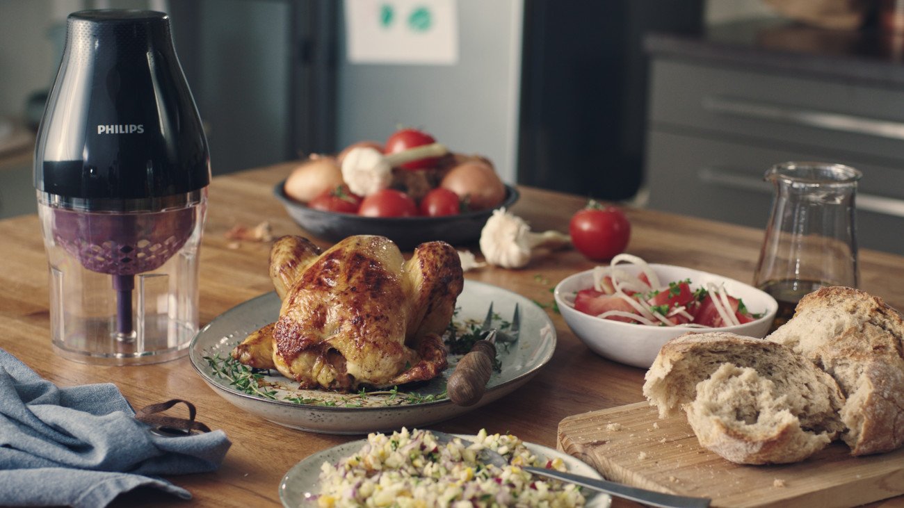 Philips Kitchen Appliances MultiChopper with Chop Drop Technology, Black, HR2505/26, 1.1L