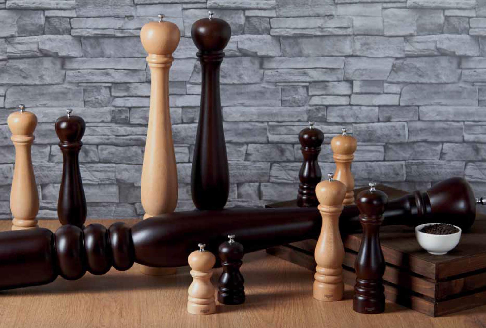 Bisetti Roma 5.12 Inch Beech Wood Salt Mill With Adjustable Grinder, Walnut Stain