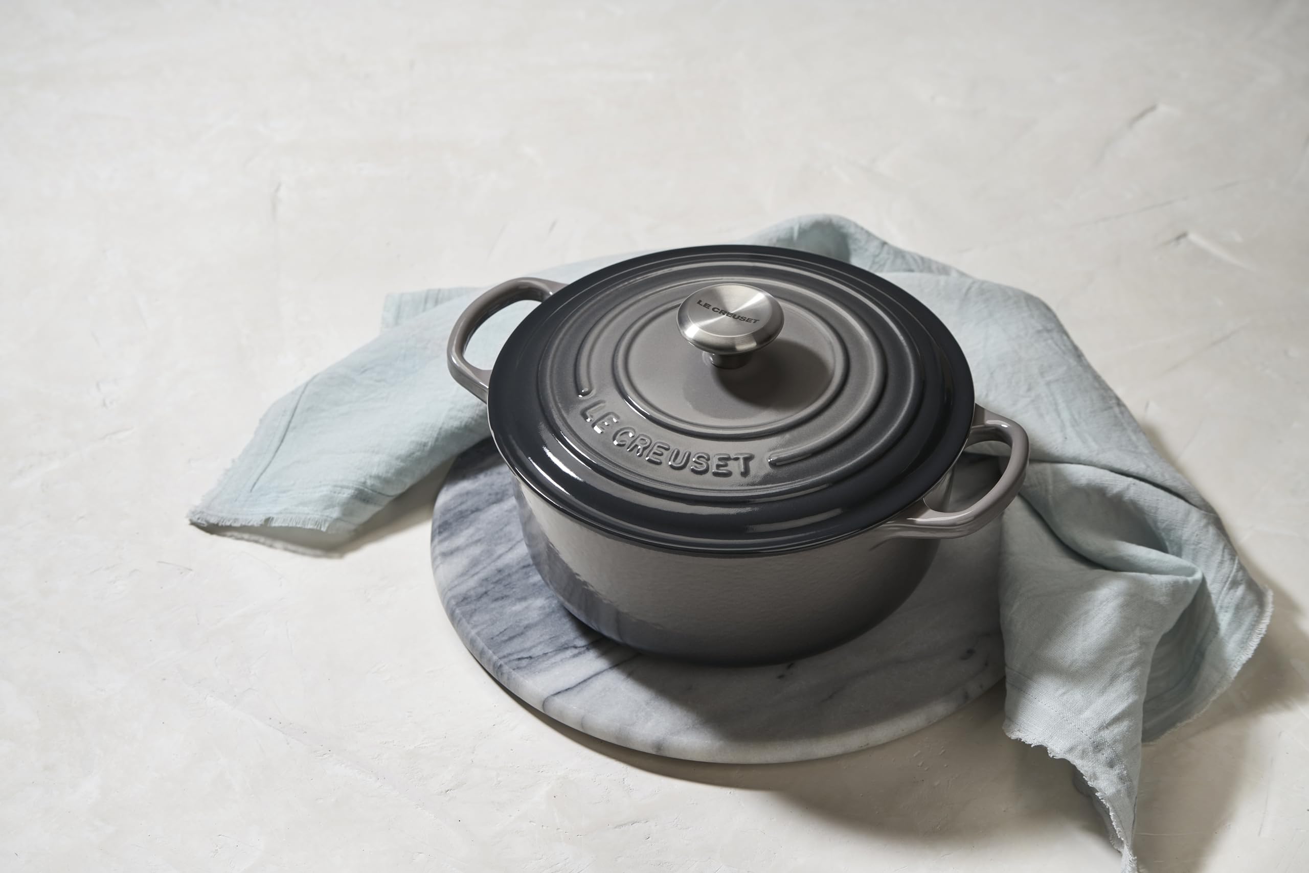 Le Creuset Enameled Cast Iron Signature Round Dutch Oven, 7.25 Qt., Oyster