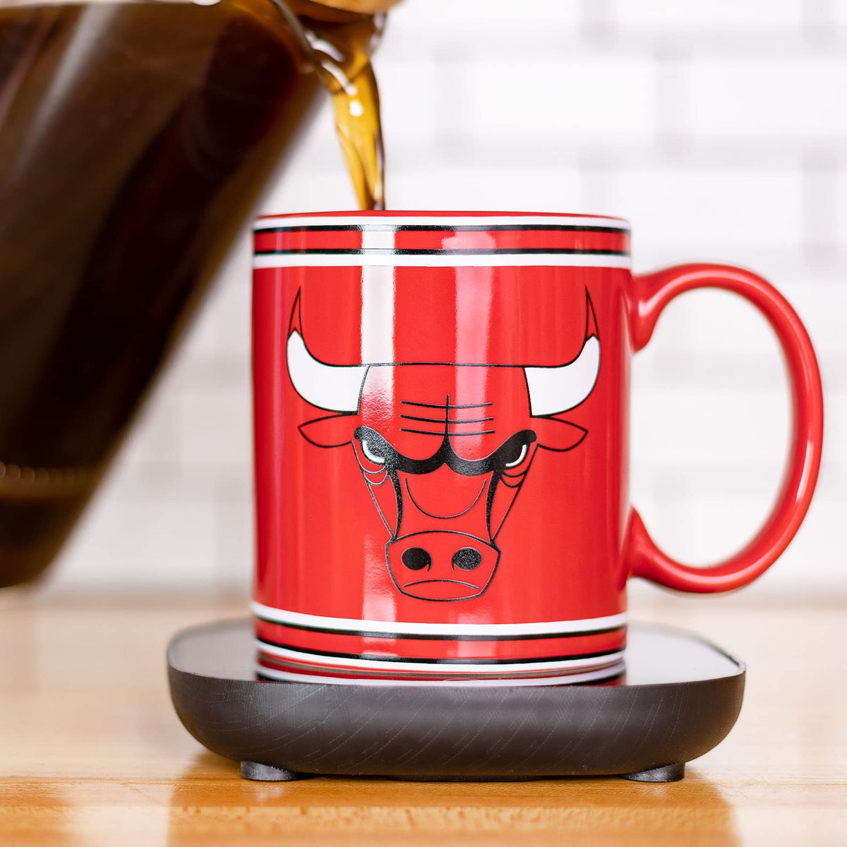 Uncanny Brands Nba Chicago Bulls Logo Mug Warmer With Mug Keeps Your Favorite Beverage Warm - Auto Shut On/Off