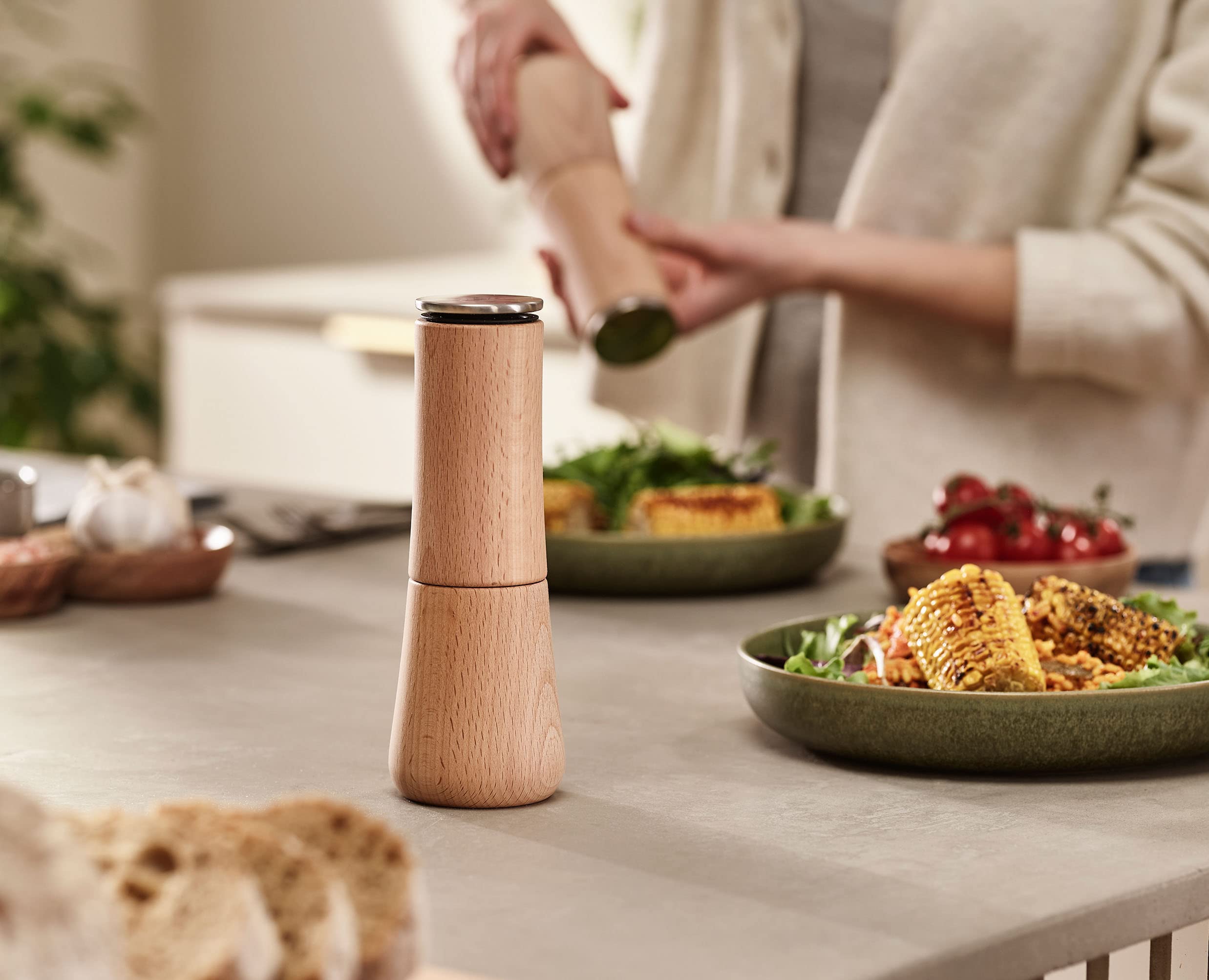 Joseph Joseph 20190 Milltop Wood Non-Spill Kitchen Pepper Mill, Wood