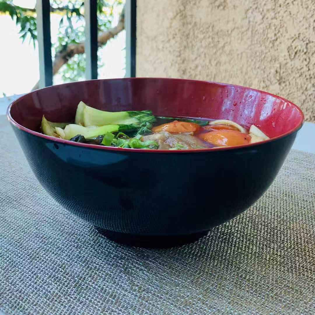 JapanBargain 2396  Large Soup Bowl Japanese Style Plastic Ramen Bowls for Udon Pho Noodles Soup Cereal Pasta  52 ounce  Black and Red Color