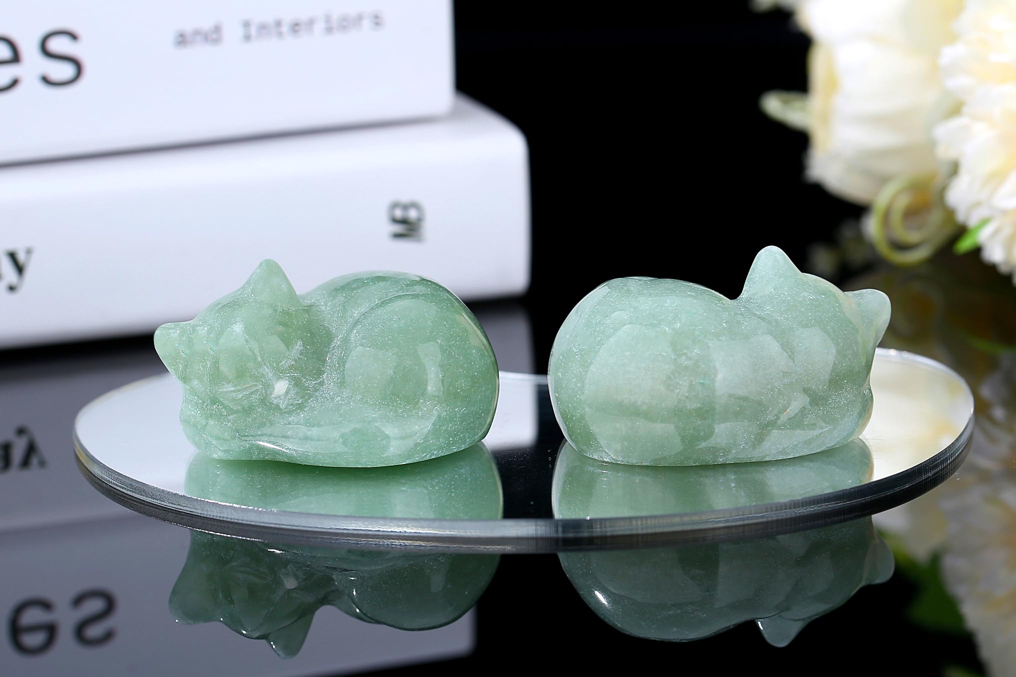 YATOJUZI 2 Cat Decors Statues Green Aventurine Crystals Sleeping Cats Gemstone Hand-Carved Cute Animal Statue Figurine Home Offi