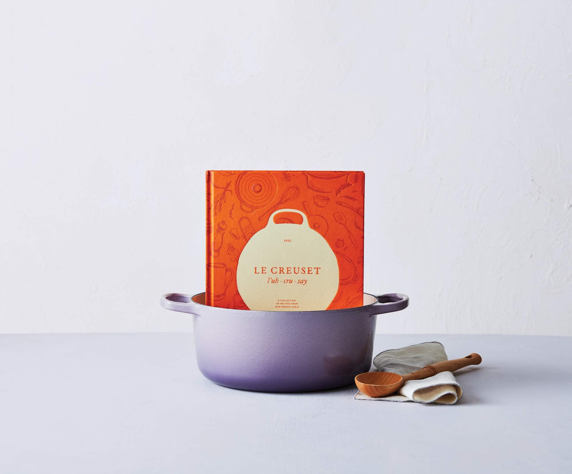 Le Creuset Cookbook, Orange, 8.75'' X 11''