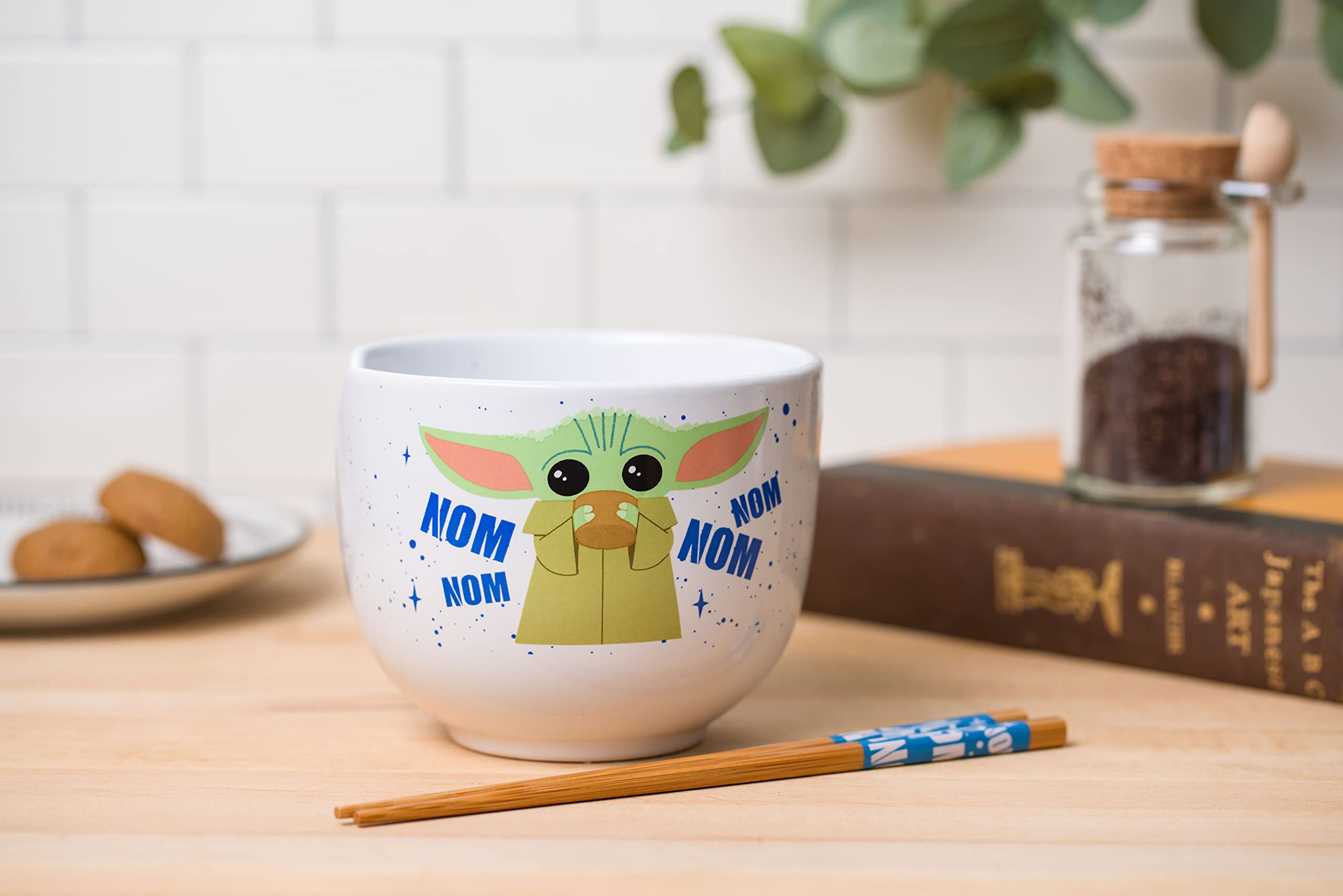 Star Wars Mandalorian Nom Nom Child 20 Ounce Ceramic Ramen Bowl W/ Chopsticks