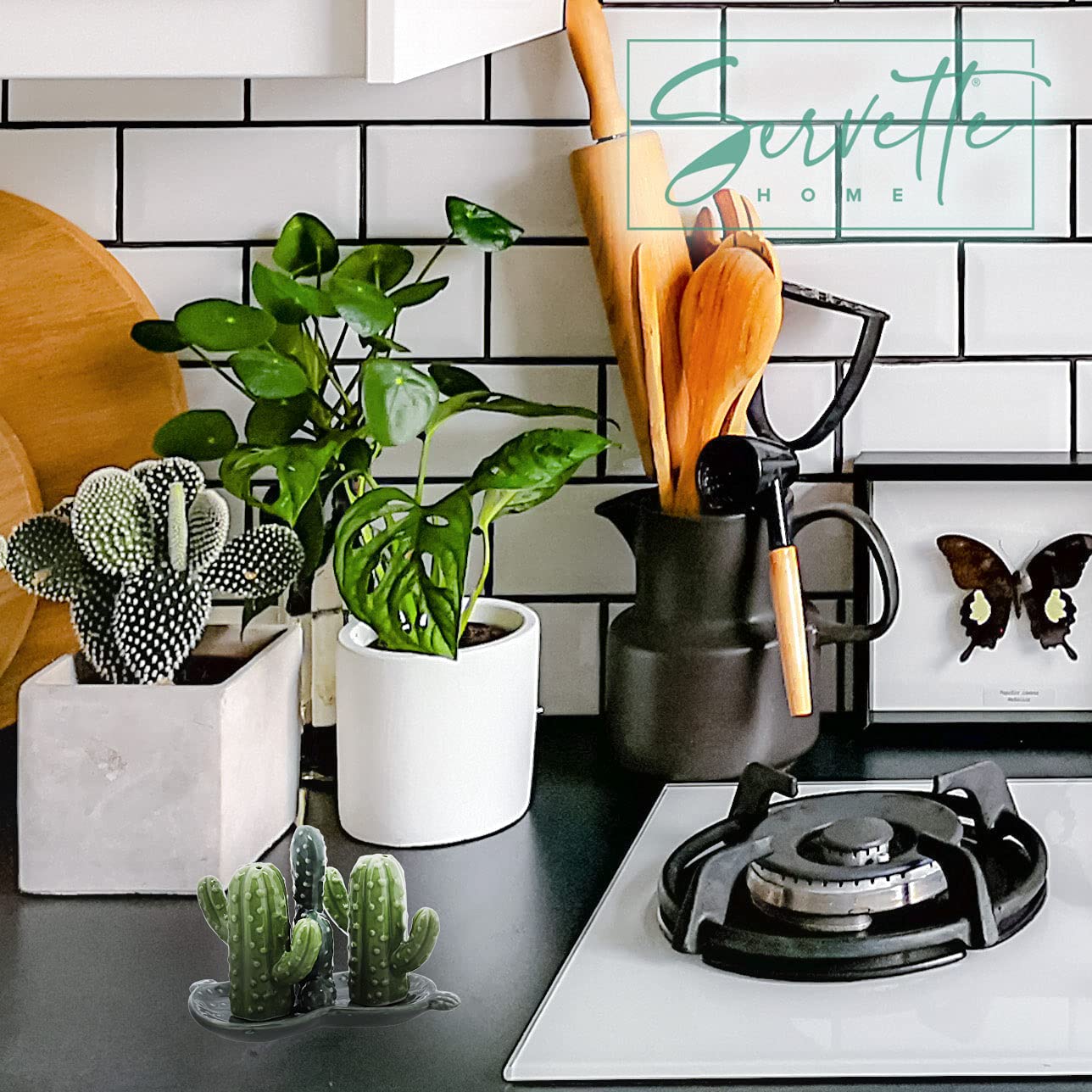 Ceramic Salt & Pepper Shakers Collectors Kitchen D  Cor With Tray - Cactus