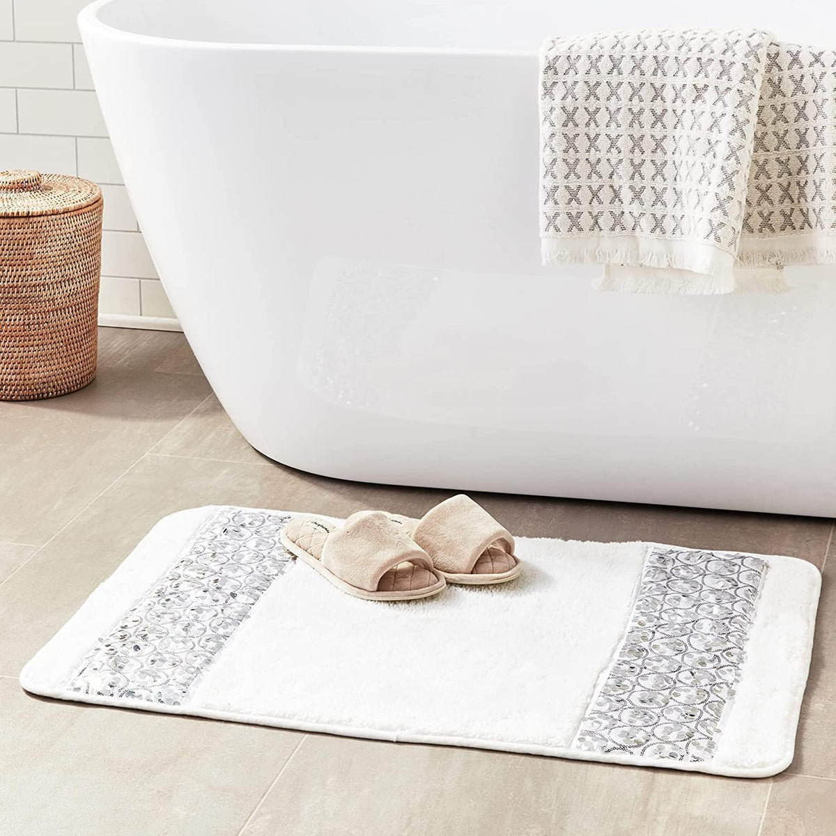 Zahari Home Sinatra Modern Bathroom Rug Classic Luxury Bath Rug Contemporary Decor Stylish Bath Mat For Shower Unique Design Whi