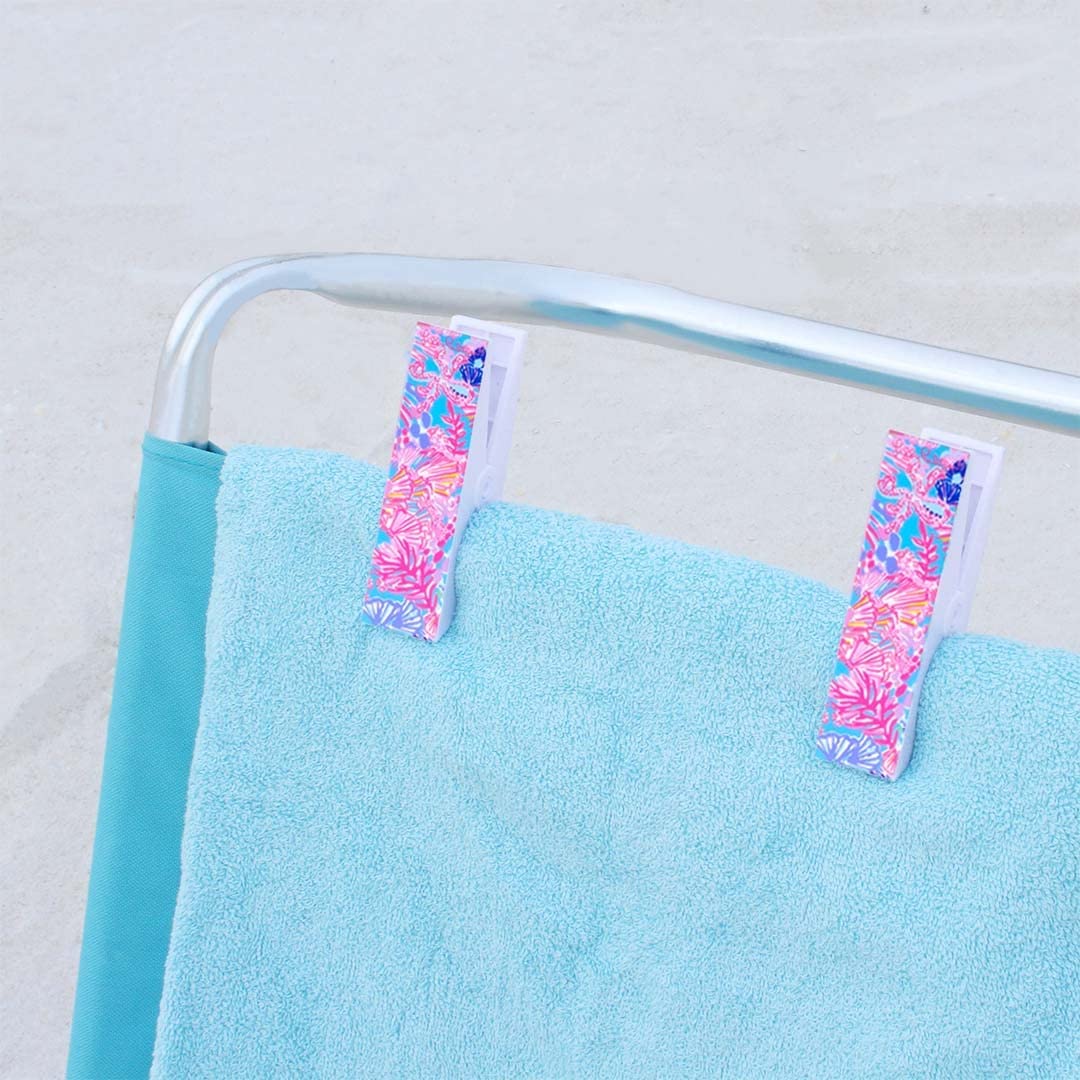 Lilly Pulitzer Water Resistant Vinyl Beach Day Pouch, Zipper Bag Includes Drink Hugger, Small Pouch, And Towel Clips, Splendor I