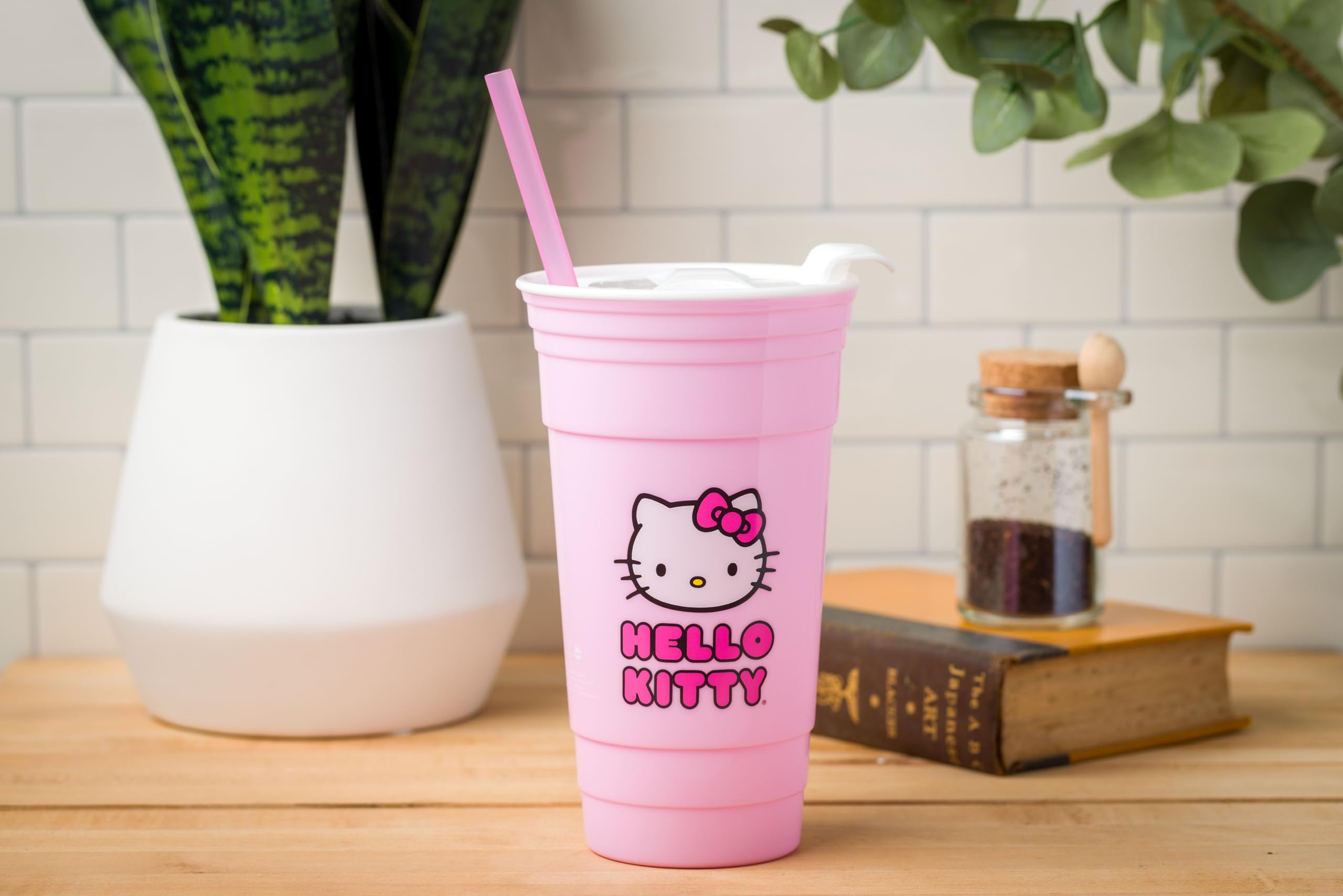 Silver Buffalo Hello Kitty Face Logo Plastic Tumbler With Lid And Straw, 32 Ounces