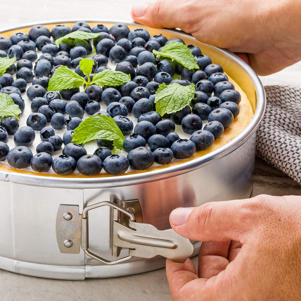 Restaurantware Met Lux 10 Inch Round Cake Pan 1 Springform Springform Pan - Removable Bottom Release Latch Silver Aluminum Chees