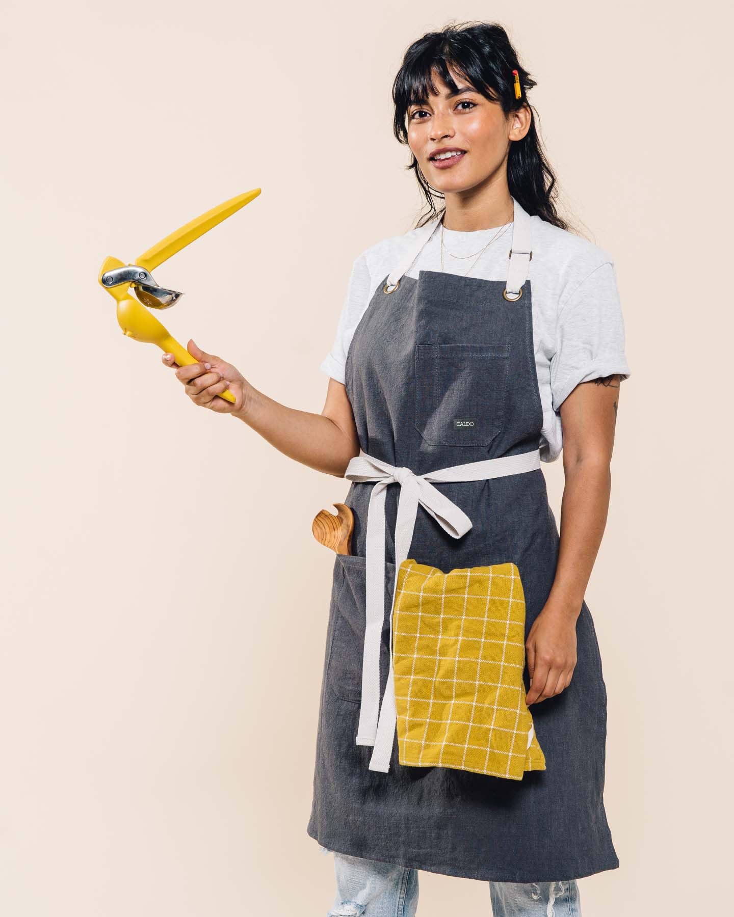 Caldo Linen Kitchen Apron For Cooking- Mens And Womens Linen Bib Apron For Professional Chef, Server, Or Barista - Adjustable Wi