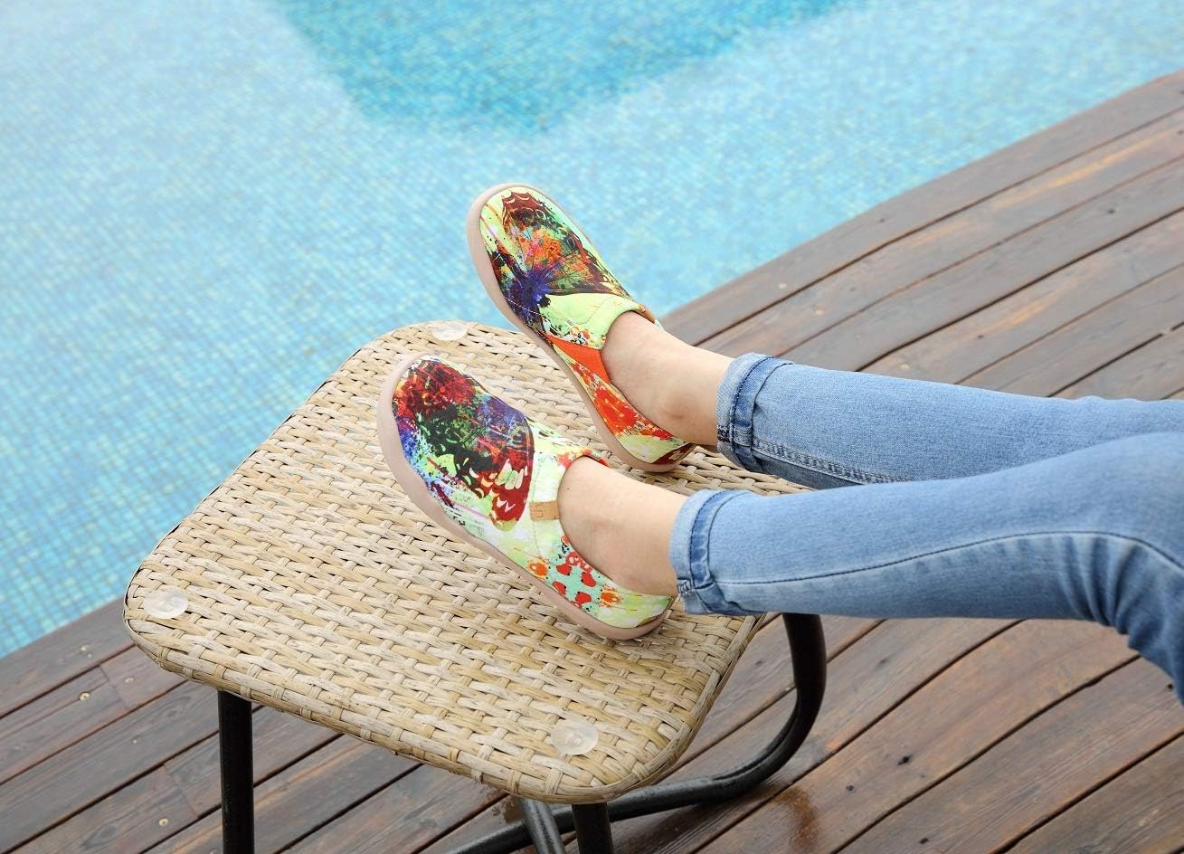 Uin Womens Butterfly Painted Canvas Slip-On Shoes Fashion Ladies Travel Shoes (9) Colorful