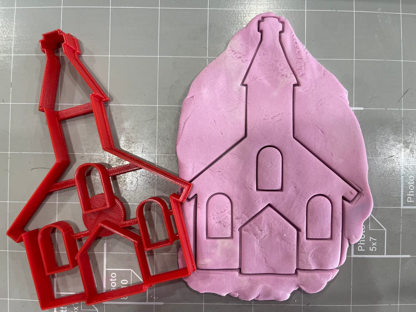 Arbi Design Church Cookie Cutters - 3 Inch Plastic - May Vary Color
