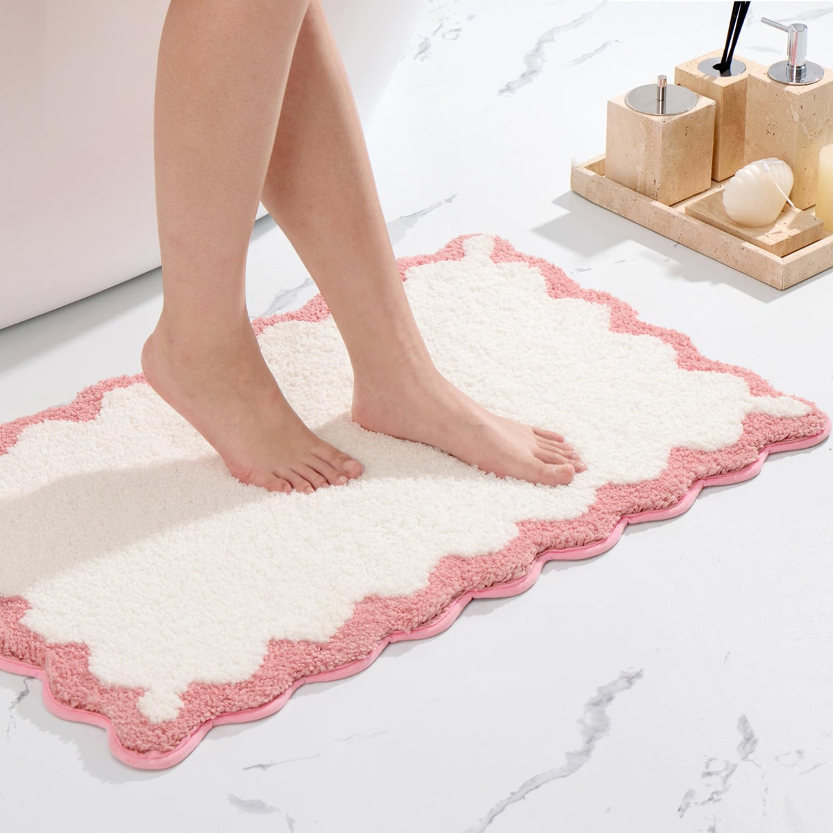 Ortigia Cute Scalloped Bathroom Rugs Non Slip Washable, Quick Dry Absorbent Plush Microfiber Bath Mats, Fun White And Pink Bathm