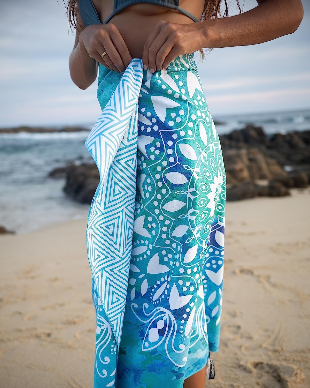 Elite Trend Microfiber Beach Towel - Large Sand Free Quick Dry Towel For Travel, Swimming, Pool, Yoga, Hiking, Camping - Lightwe