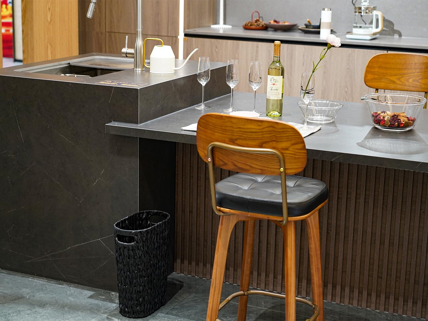 Coeusy 5 Gallon Wicker Trash Can,Black Bathroom Trash Can,Wicker Trash Basket With Handles,Handwoven Small Waste Basket For Bath