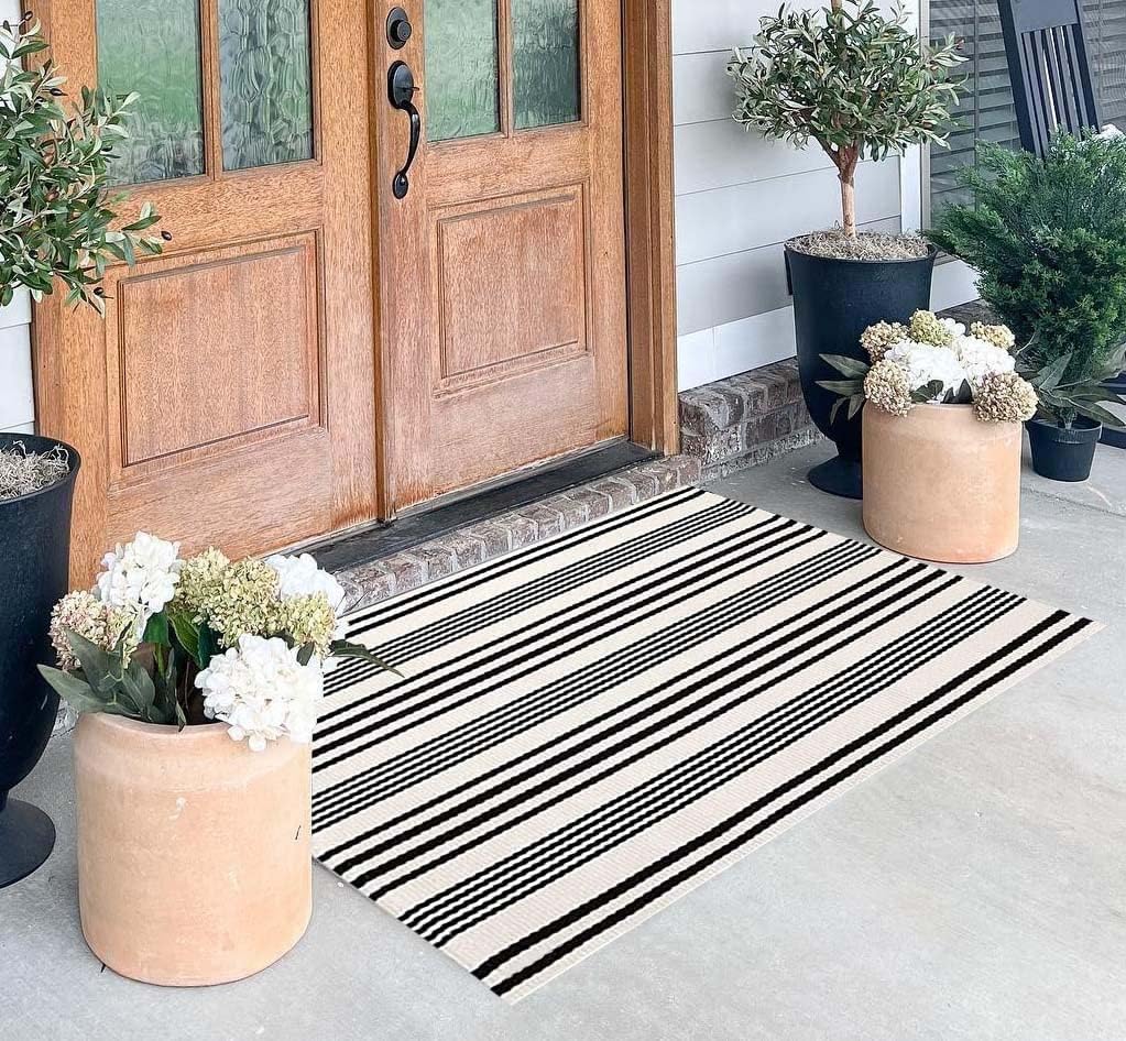 BUAGETUP Black and White Layered Doormat,27.5x43.3inch Striped Outdoor Rug Hand Woven Cotton Indoor Outdoor Rug for Porch Layere