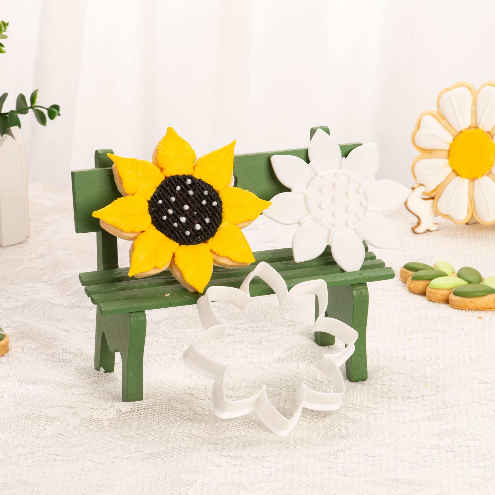 Flycalf Sunflower Cookie Cutter Flower With Plunger Stamps Holiday Pla Baking Accessories Cutter Molds Decorative Party 3.5'' Ki