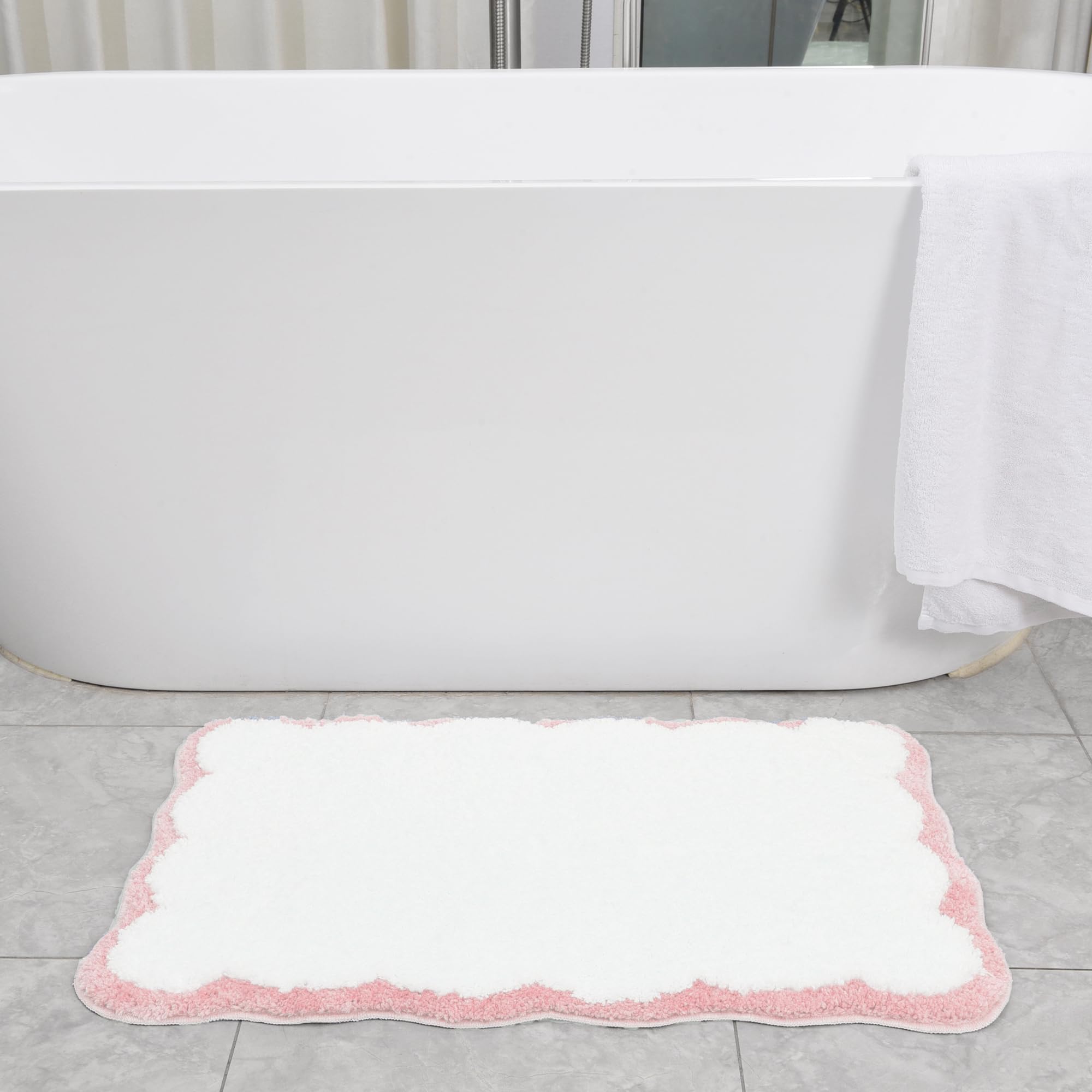 Luxury Microfiber Bathroom Rugs, White Bath Rug With Pink Scalloped Piping Cute Aesthetic Bath Mat For Bathroom, Tub, Floor Carp