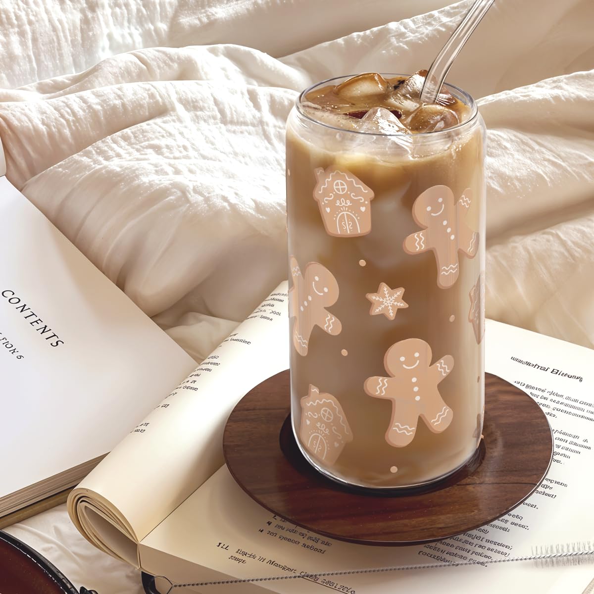 Gingerbread Christmas 16oz Can Glass Tumbler with Bamboo Lid & Straw - Iced Coffee Cup for Women Girls, Aesthetic Cups Gifts for