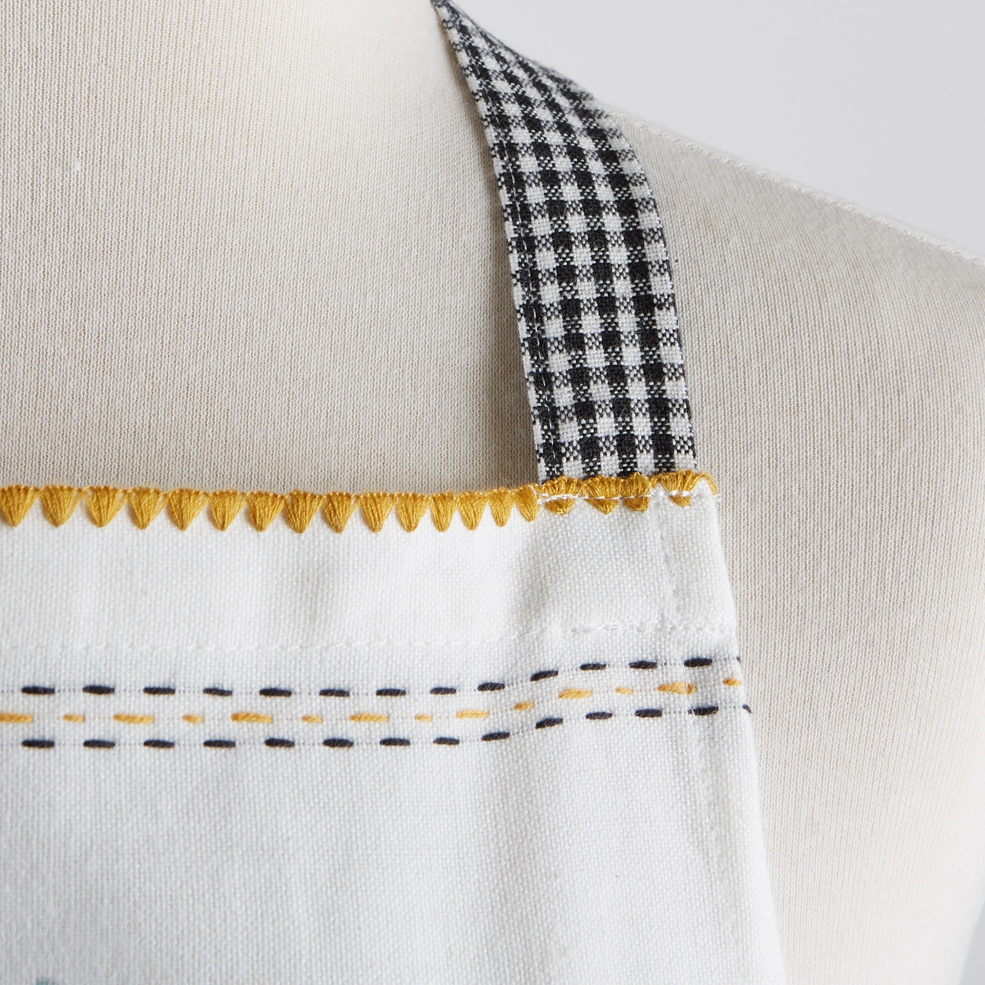 DII Bee Kind Apron with Pocket