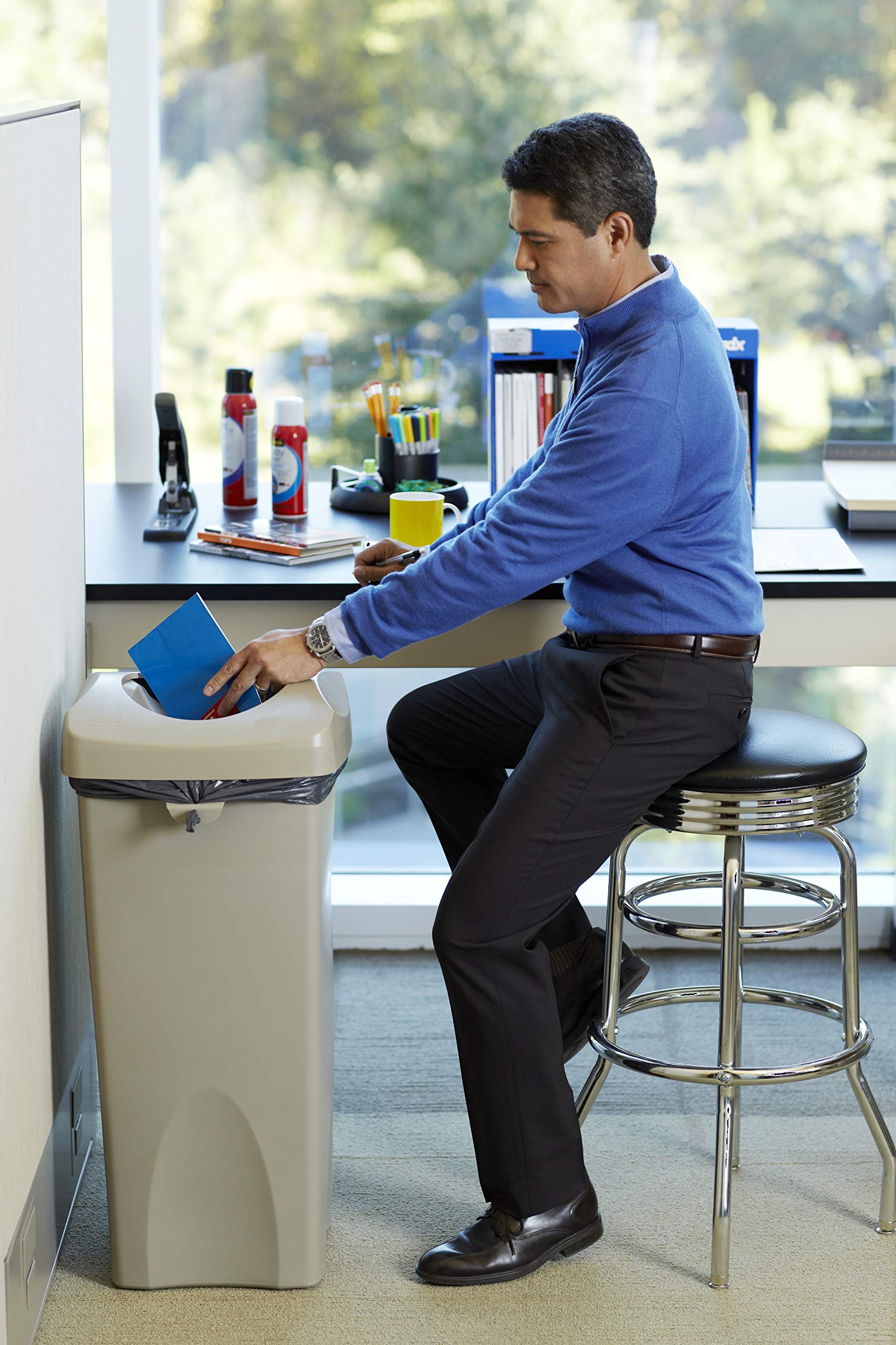 Rubbermaid Commercial Products Untouchable Trash/Recycling Swing Lid, Gray, Compatible With 23-Gallon Untouchable Containers