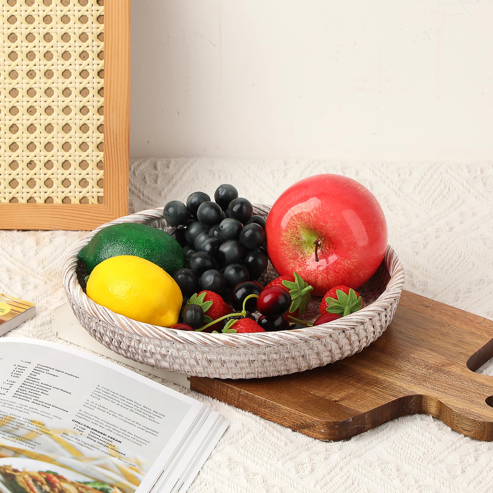 Hipiwe Round Key Bowl for Entryway, 9 Decorative Rattan Tray Woven Wicker Storage Holder Serving Basket Tray for Fruit Snacks Ca