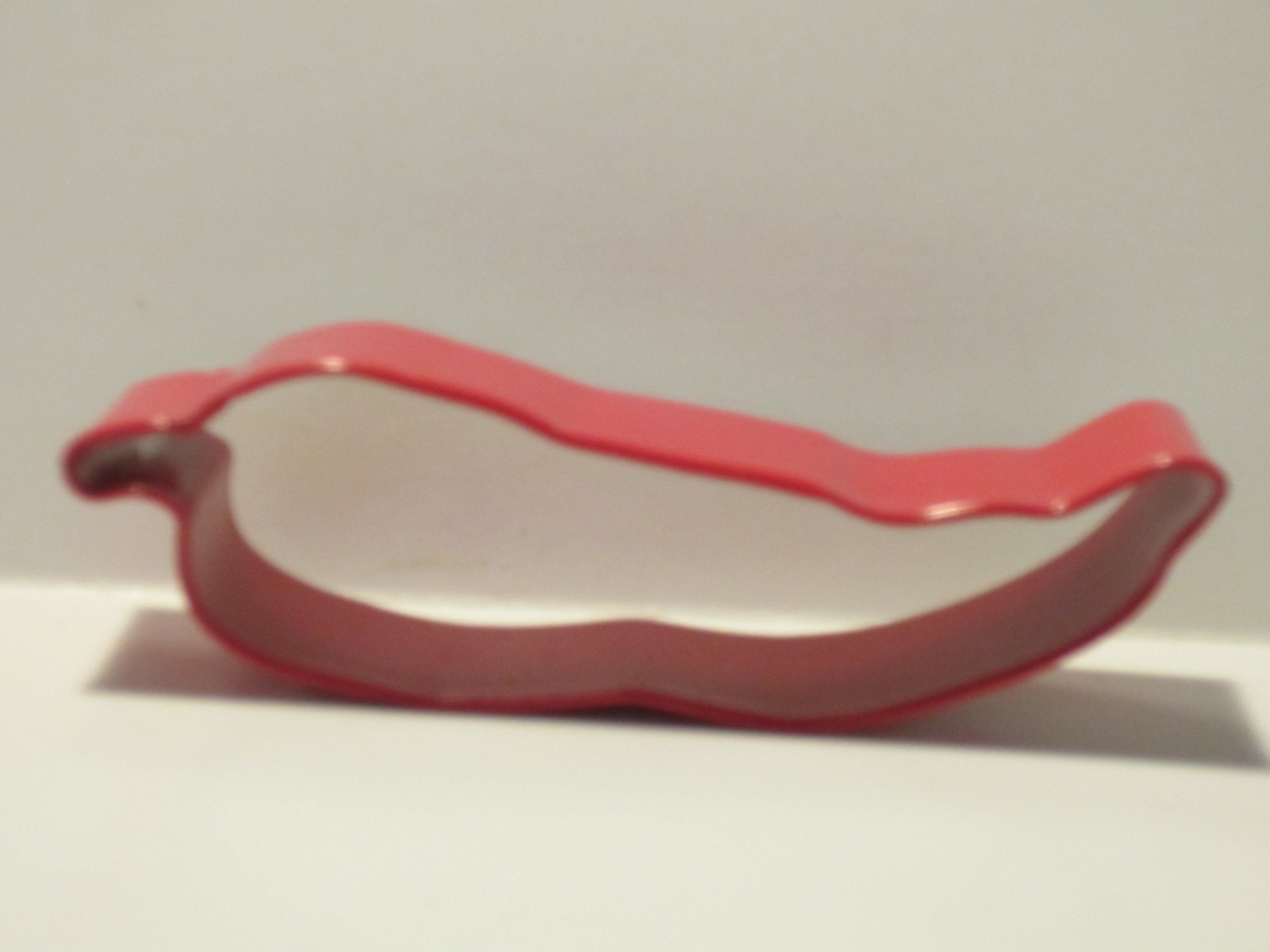 R&M Chili Pepper 3.25 Cookie Cutter Red With Colored, Durable, Baked-on Polyresin Finish