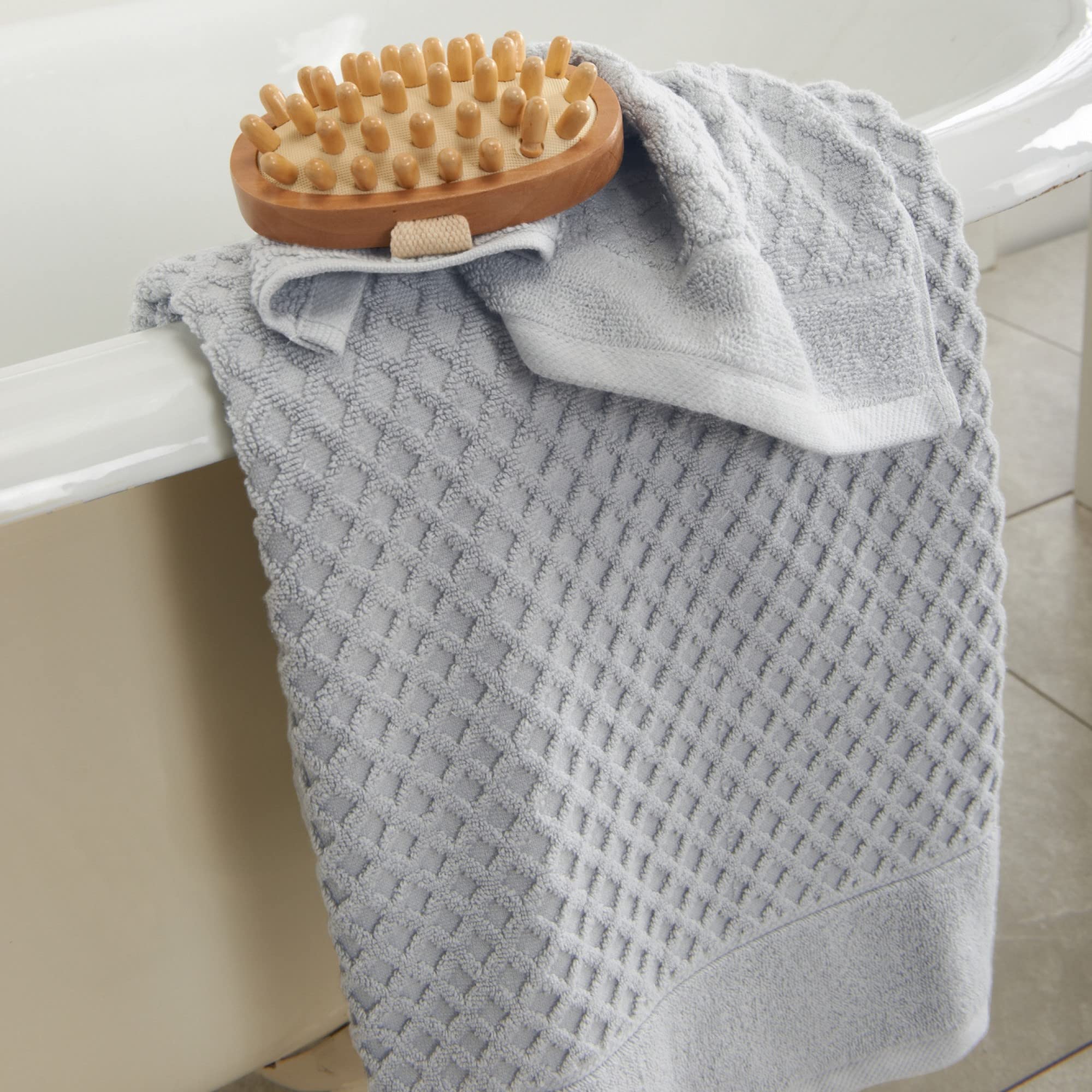 Great Bay Home 100% Cotton Grey Bath Towel Set  4 Soft Bath Towels (30 X 52 Inches)  Highly Absorbent, Quick Dry Bath Towels  Gr