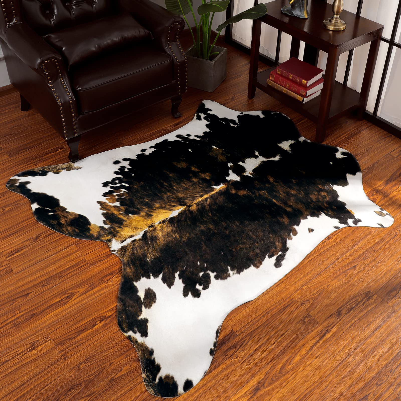 HOMORE Cowhide Rug, 3x4 Rug Small Cow Print Rug for Bedroom Faux Cow Hide Animal Print Carpet for Living Room Office Table Weste