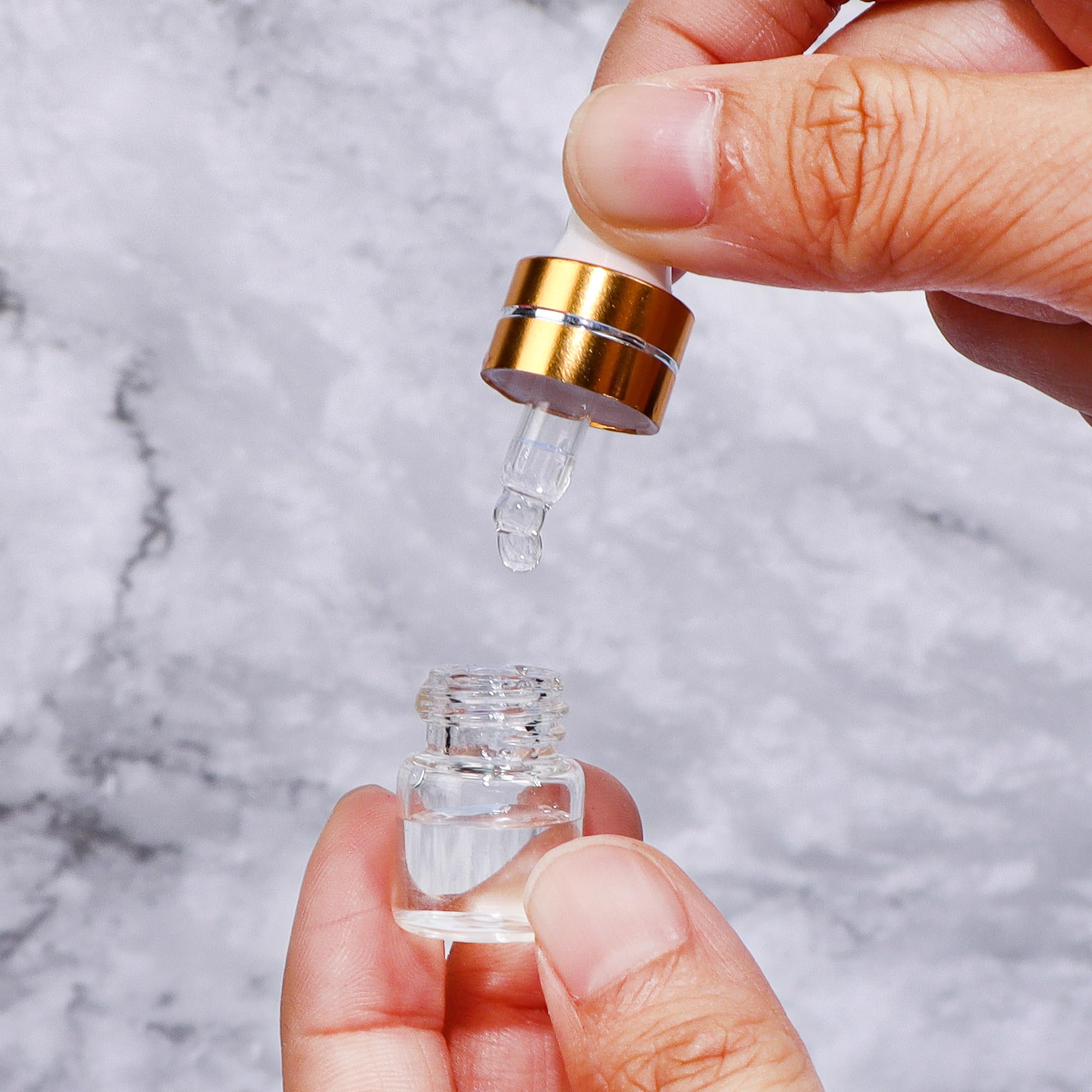 Comrzor 50 Pack 1Ml Clear Glass Dropper Bottles With 2 Pcs Plastic Droppers, Mini Sample Dropper Bottles For Essential Oils Perf