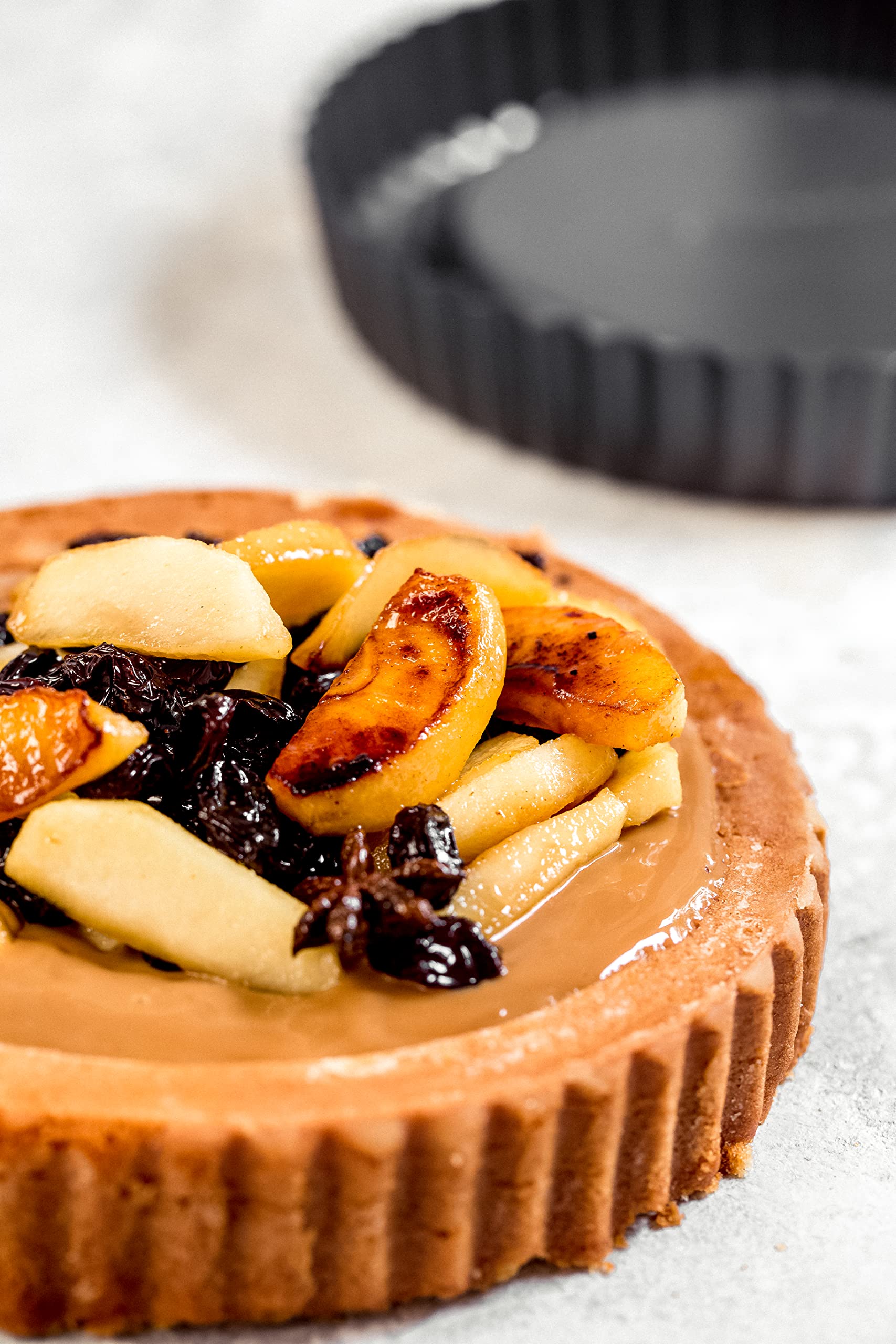 Masterclass Sponge Flan Tin With Raised Loose Base, 20 Cm Fluted Tin, Non Stick, Heavy Duty Carbon Steel, Pfoa Free, Grey