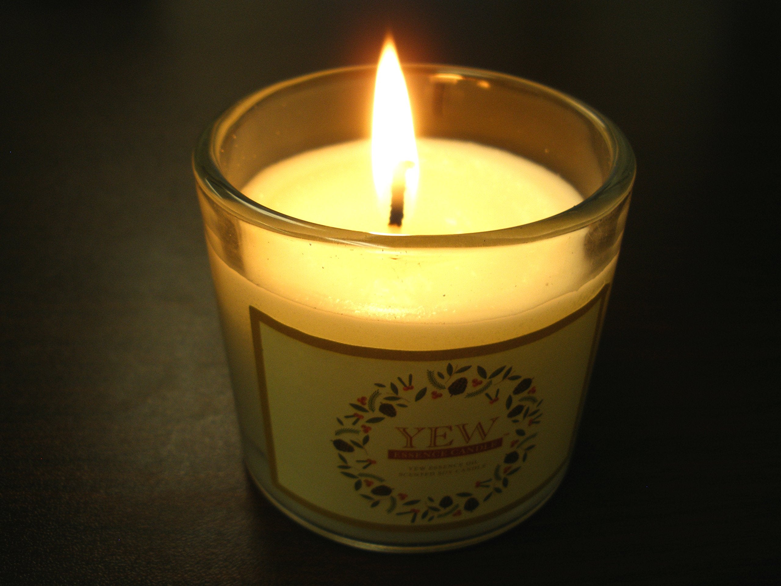 Yew Essence Scented Aromatherapy Candle (1, Small)