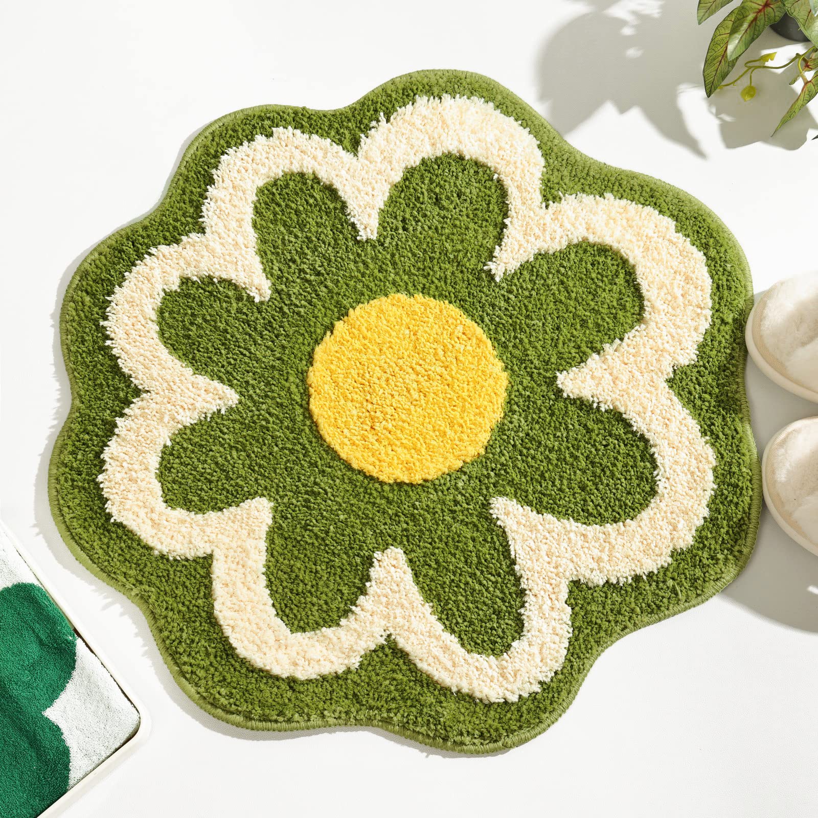 Truedays Green Flower Shaped Bath Rug, Non-Slip Water Absorbent Bathroom Mat, Super Cute Machine Washable Bathroom Rug, Small Ro