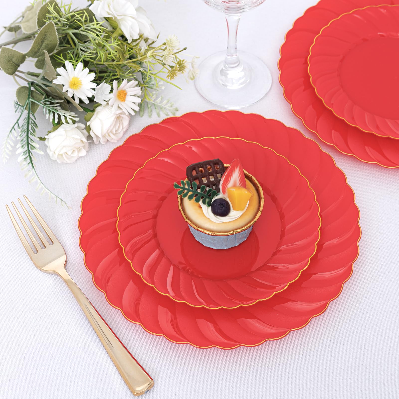 U-Qe 100Pcs Red Plastic Plates - Heavy Duty Valentines Plates Disposable For Party With Gold Rim - Include 50Pcs 9Inch Red Dinne