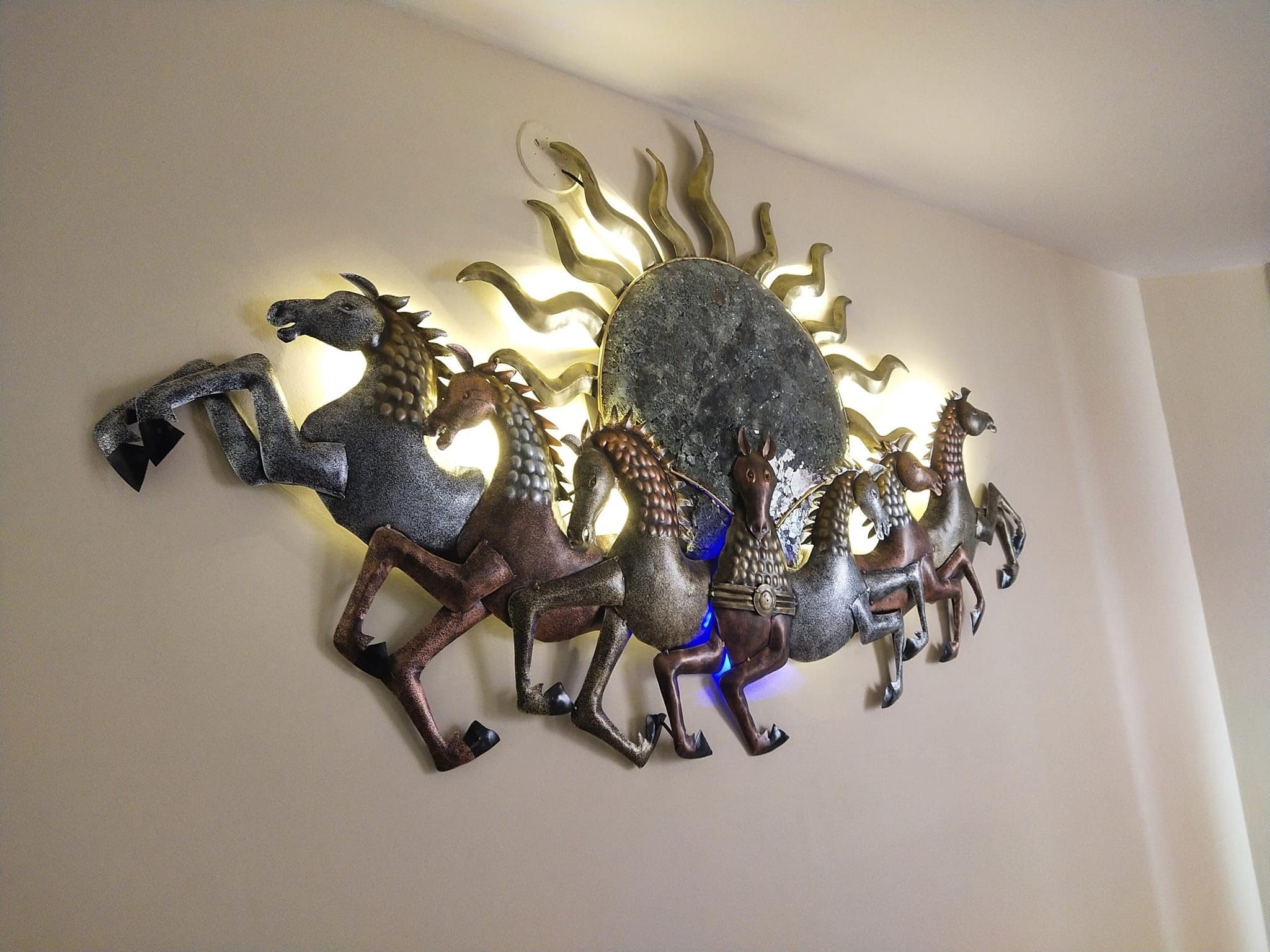 Metal Sun with Seven Running Horses Wall Decorative Showpiece with LED Lights Horses for Vatu Good Luck Home Wall Hanging Wall D