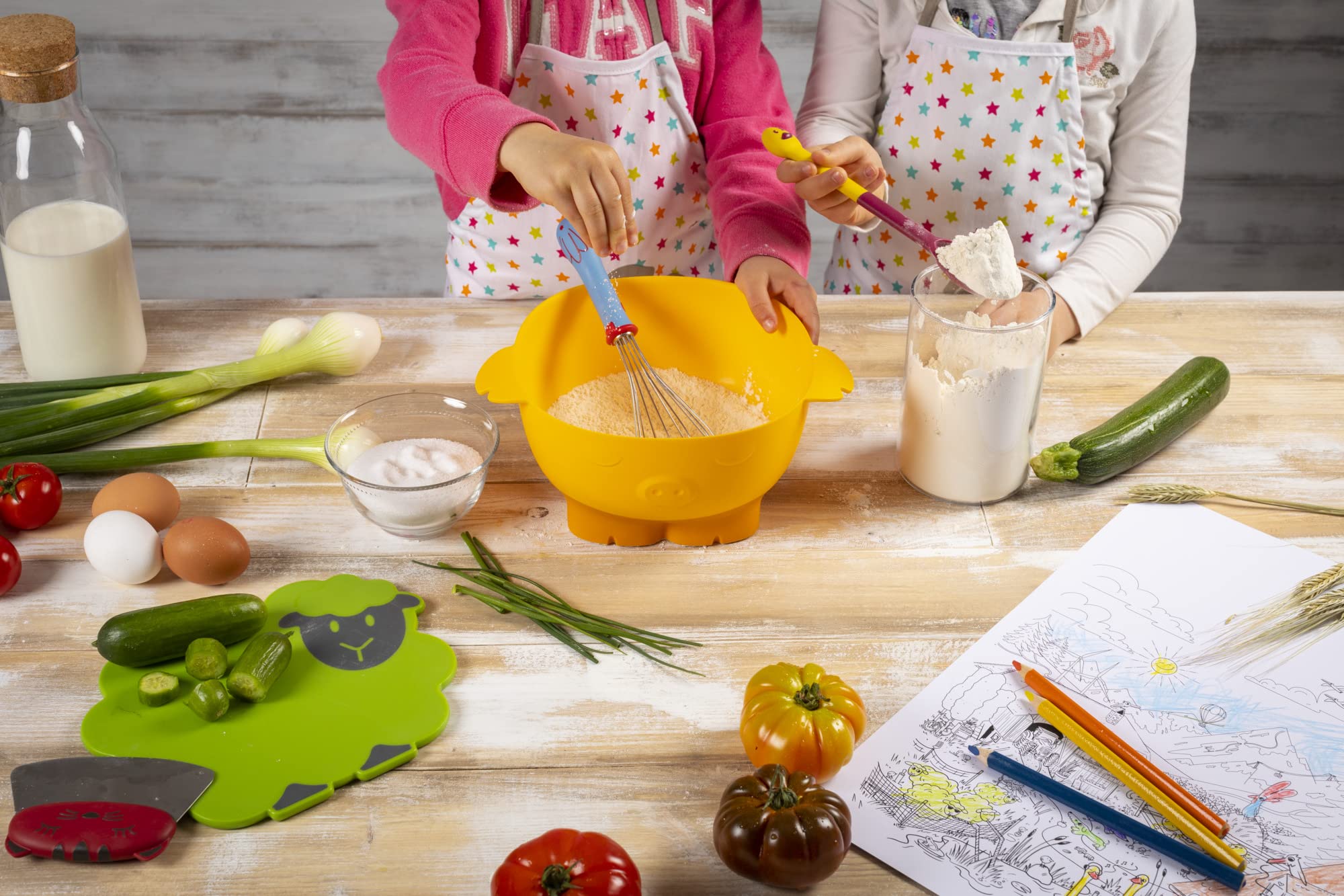 Kuhn Rikon Kinderkitchen Kids Mixing Bowl, Pig, 9.8'' X 9.1'' X 4.3'', Yellow | Child-Friendly Kitchen Tools For Real Cooking