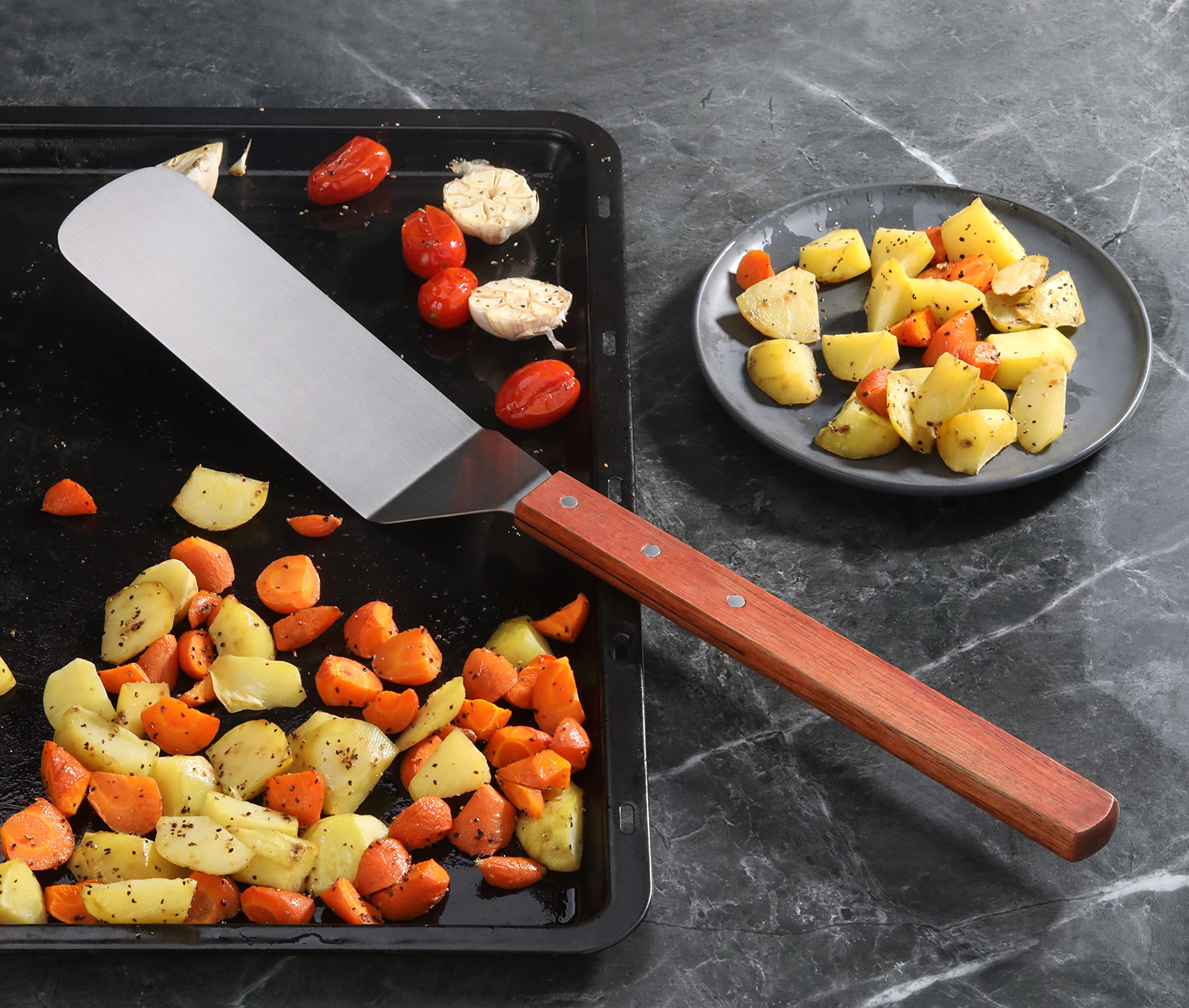 New Star Foodservice 38200 Wood Handle Flexible Grill Turner/Spatula  21-Inch